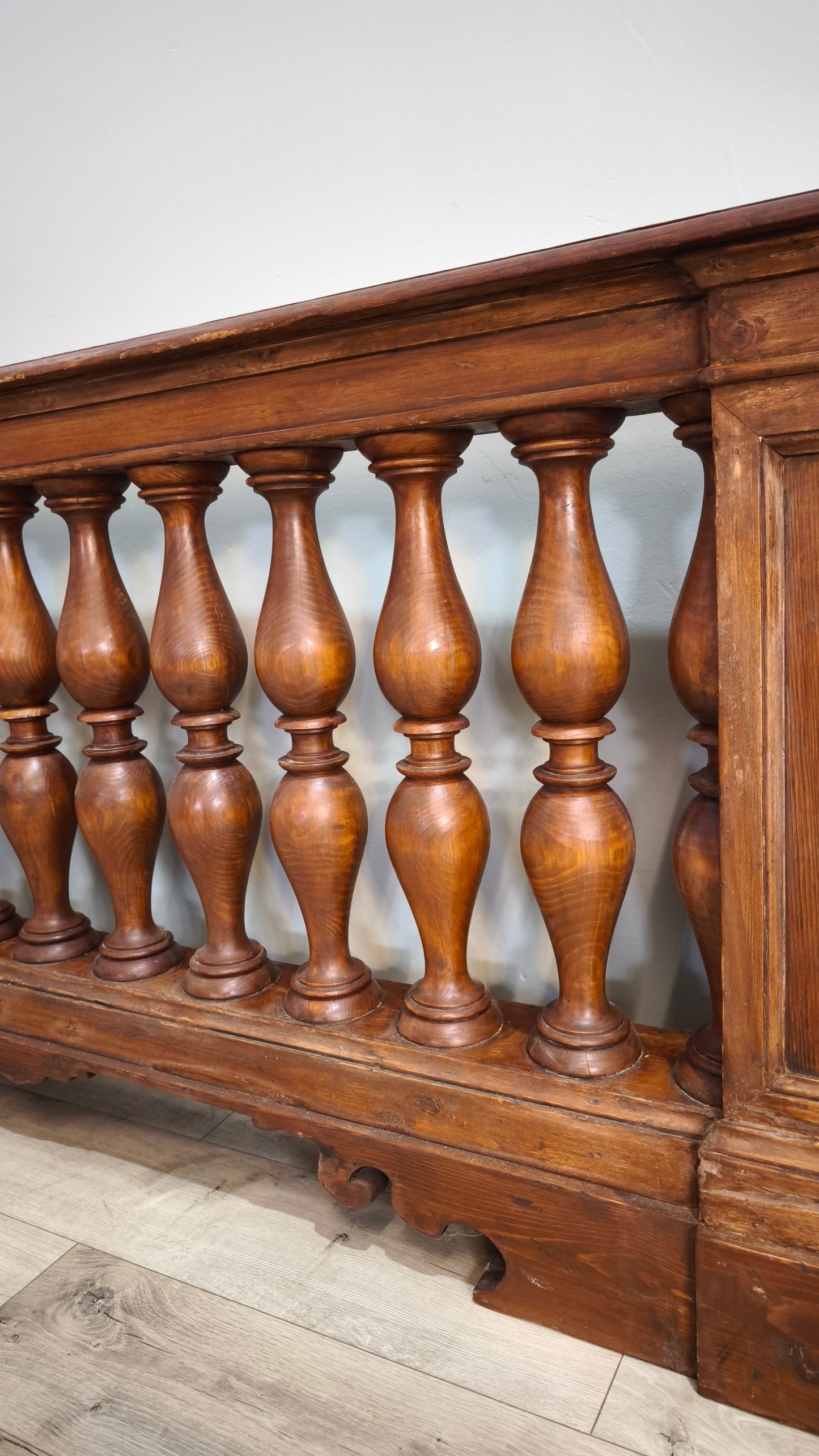 88832 Balaustra in legno massello