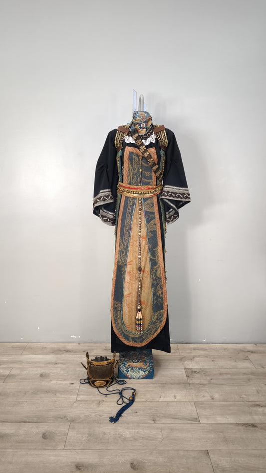 88997 Costume originale della miniserie televisiva Marco Polo, 1982 (con copricapo)