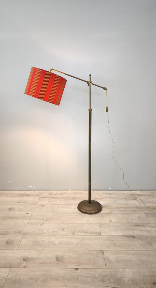 89102 Piantana in ottone con paralume orientabile