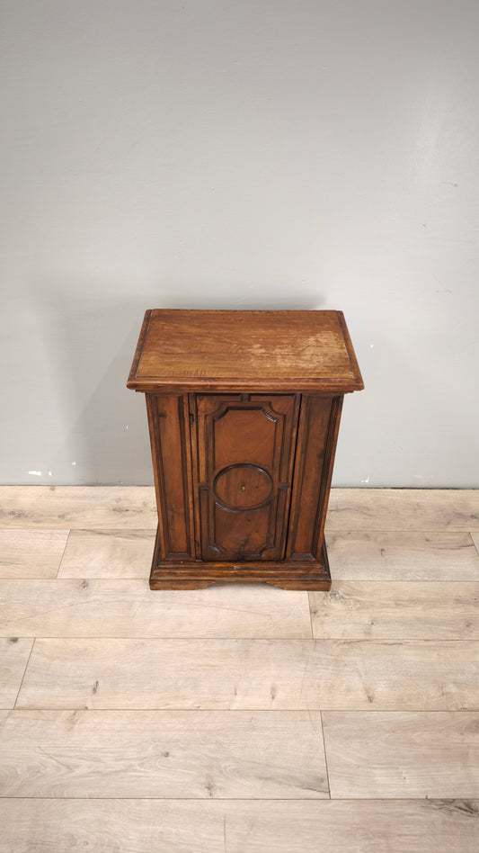 89150-2 Piccolo stipo in legno