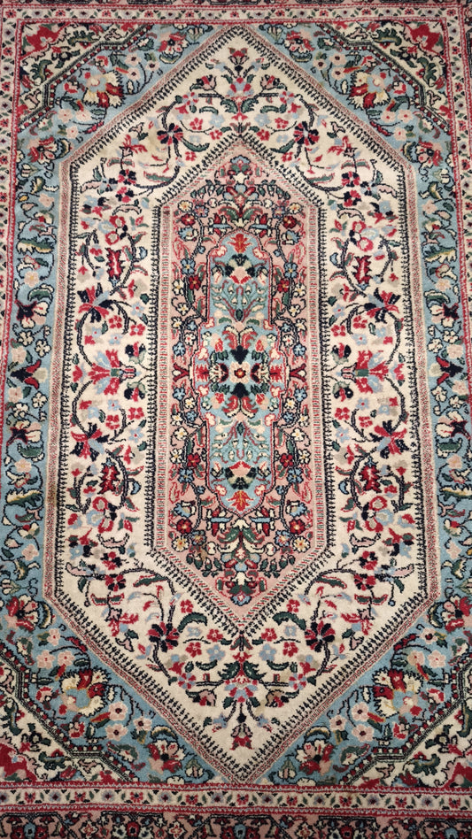 89281 Tappeto in fibra naturale rosa con decorazione a motivo floreale