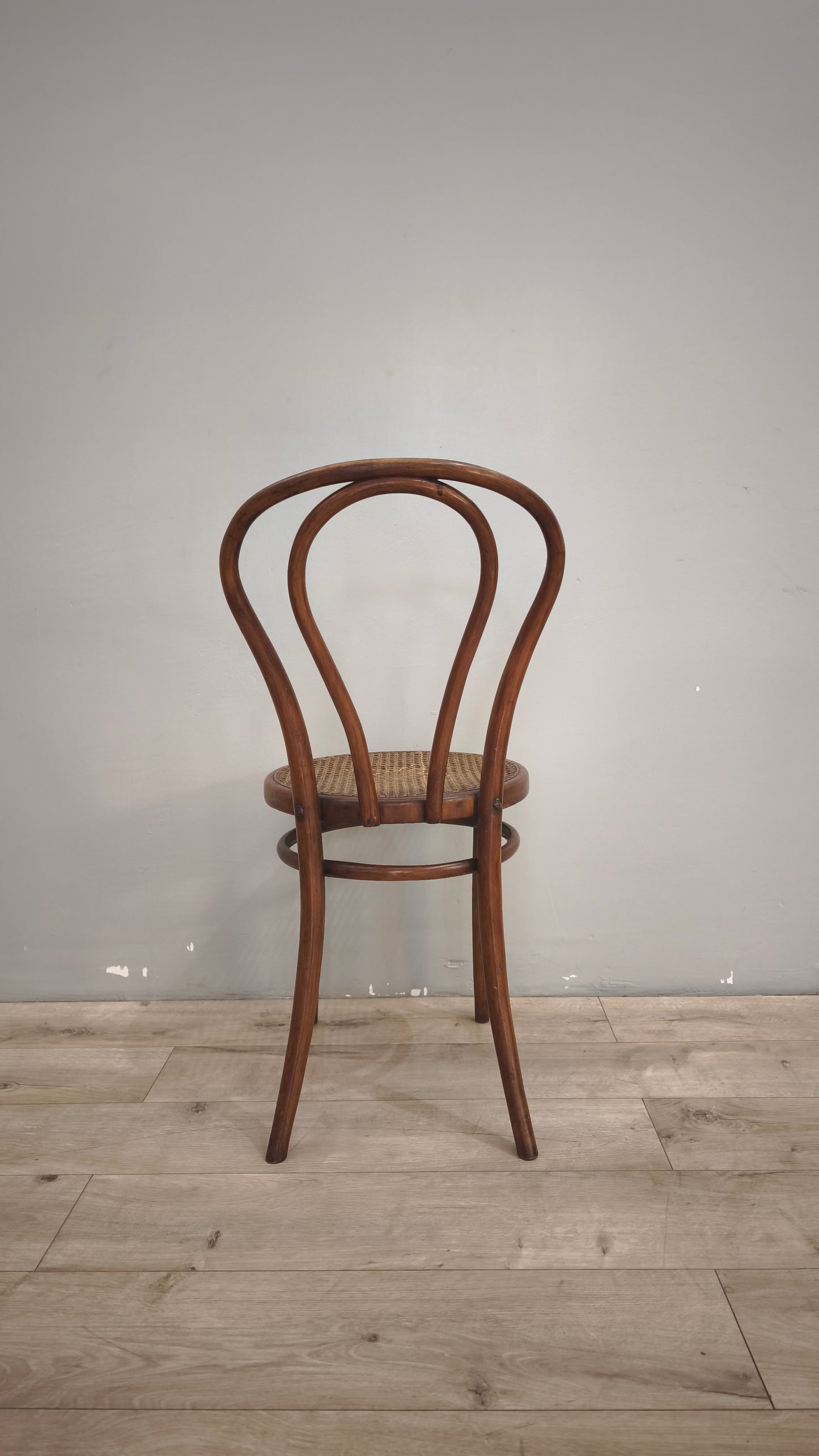 89432 Sedia in legno e paglia di Vienna tipo Thonet (Fiume)