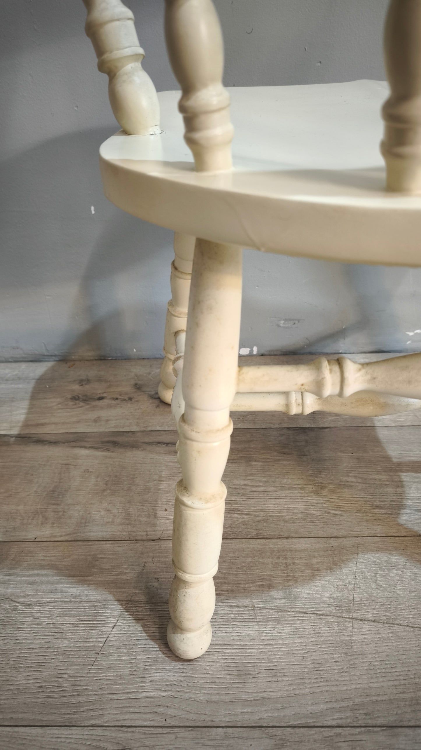 89825 Poltroncina old country bianca