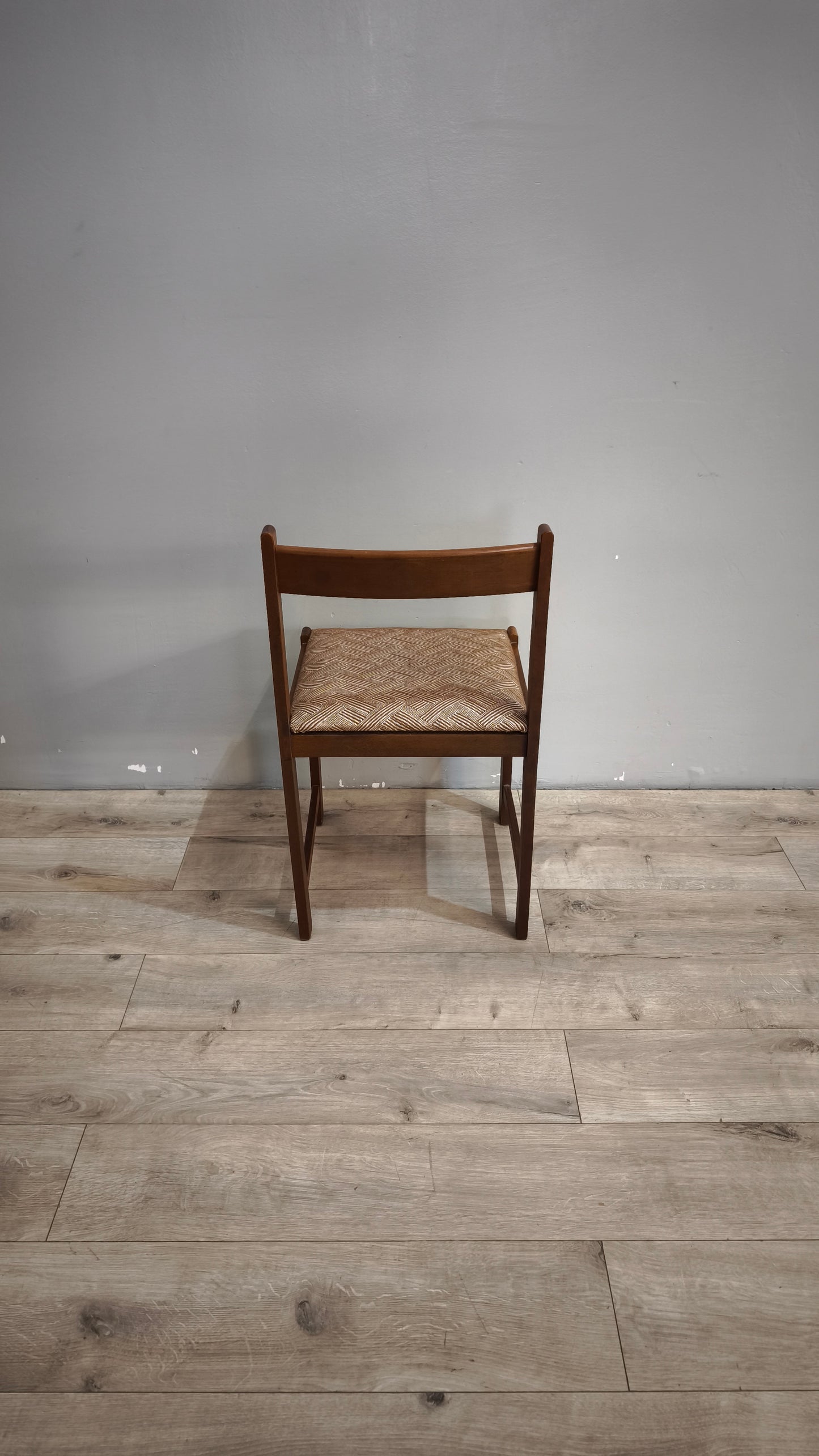 89866-2 Sedia da sala da pranzo con seduta imbottita e rivestita in tessuto