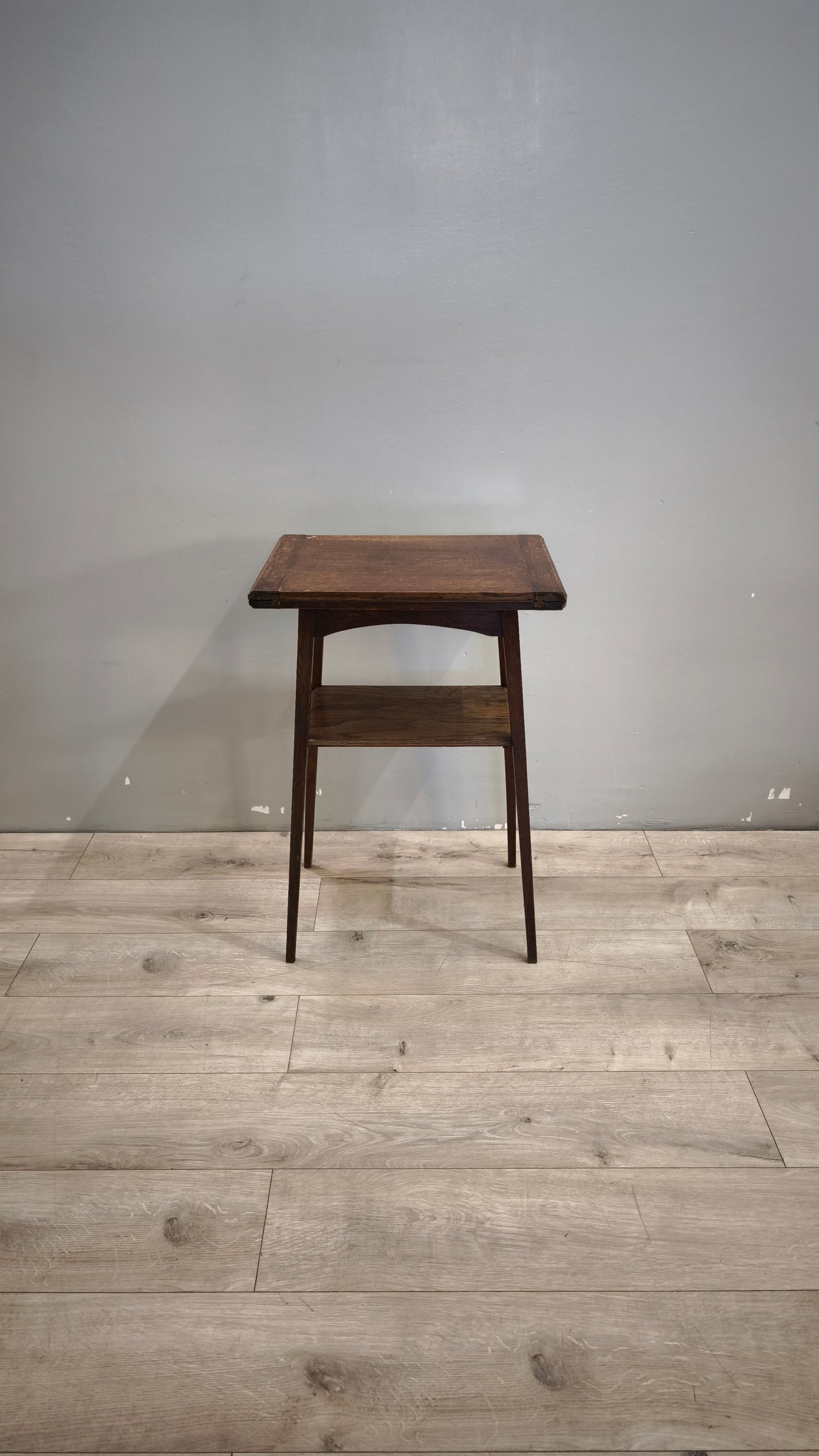89942 Tavolino da gioco in legno con piano apribile