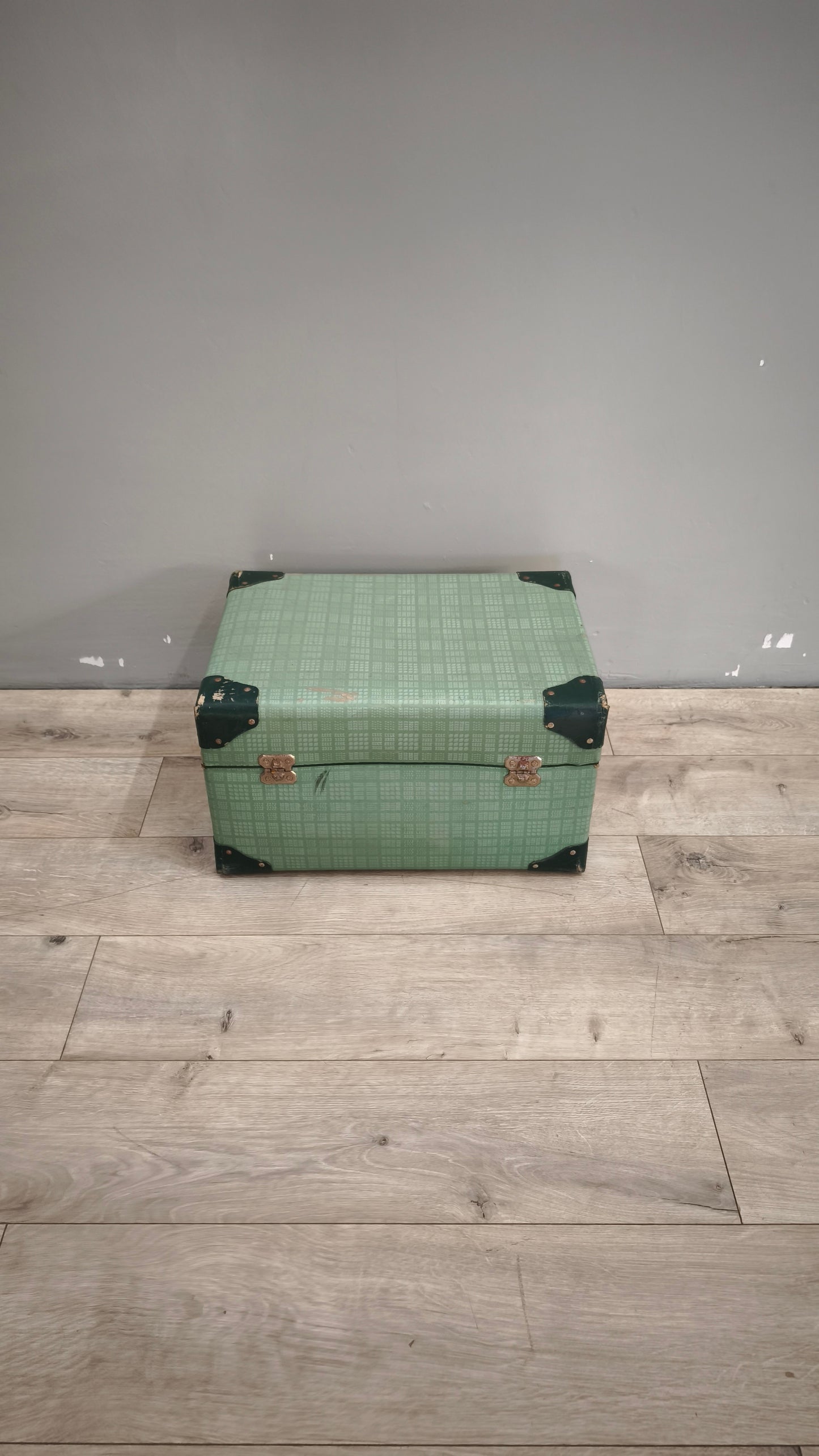 90027 Valigia vintage verde