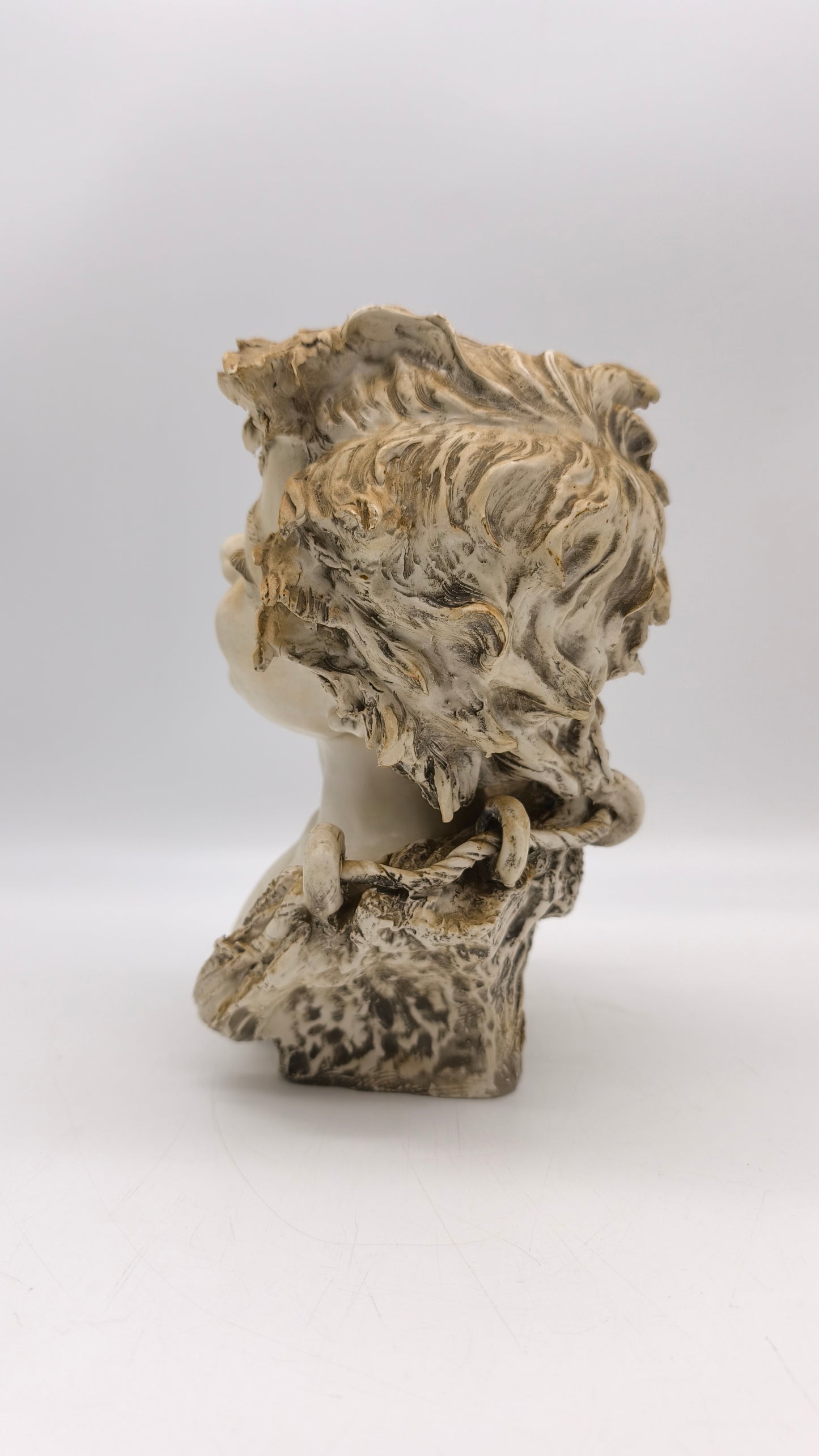 89880 Mezzobusto in ceramica Capodimonte Mollica