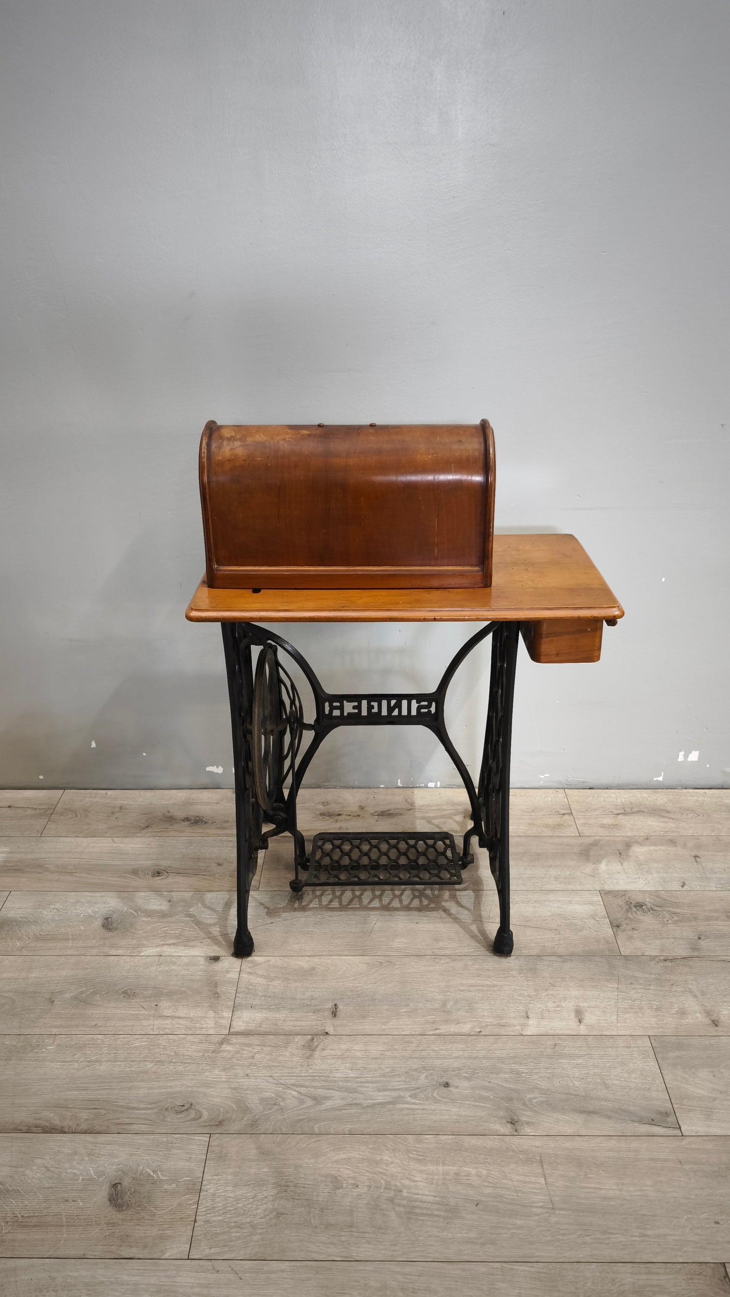 90302 Macchina da cucire Singer