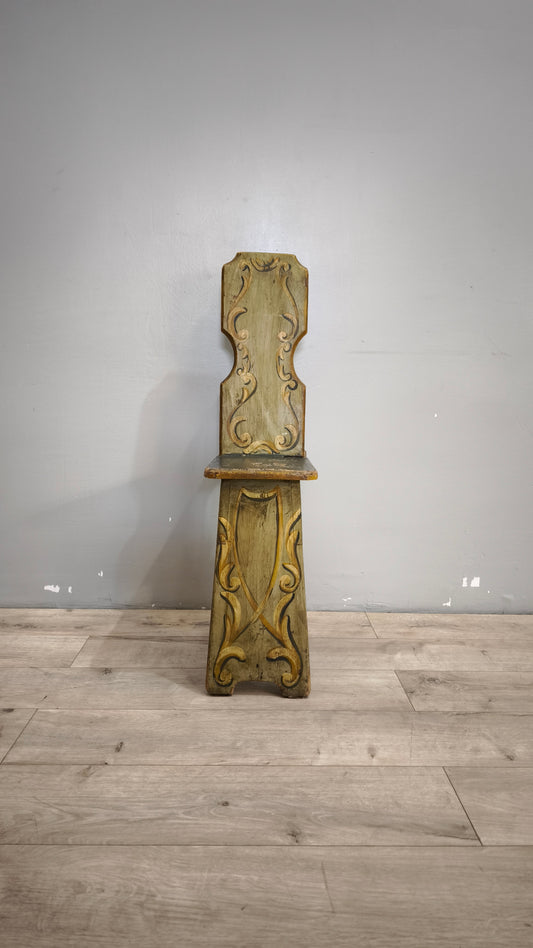 90482 Antica sedia in legno dipinta