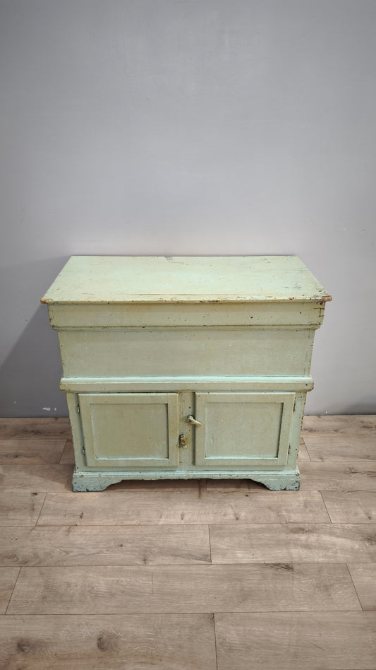 91725 Madia in legno dipinta verde chiaro