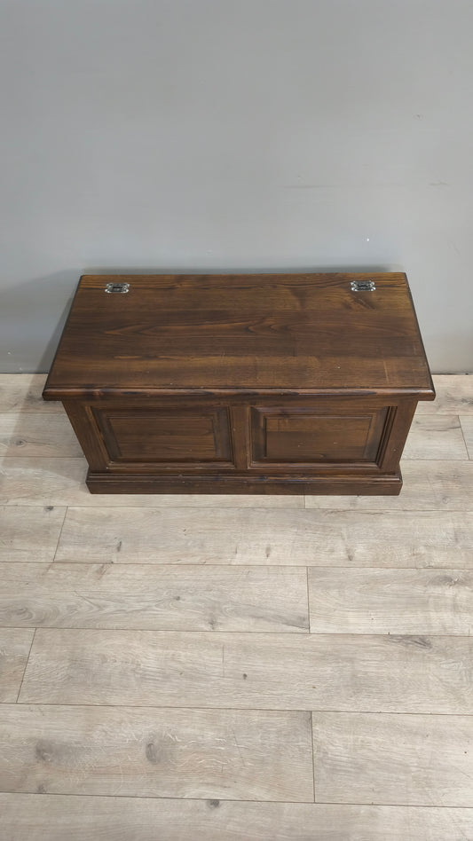 162 Cassapanca in legno