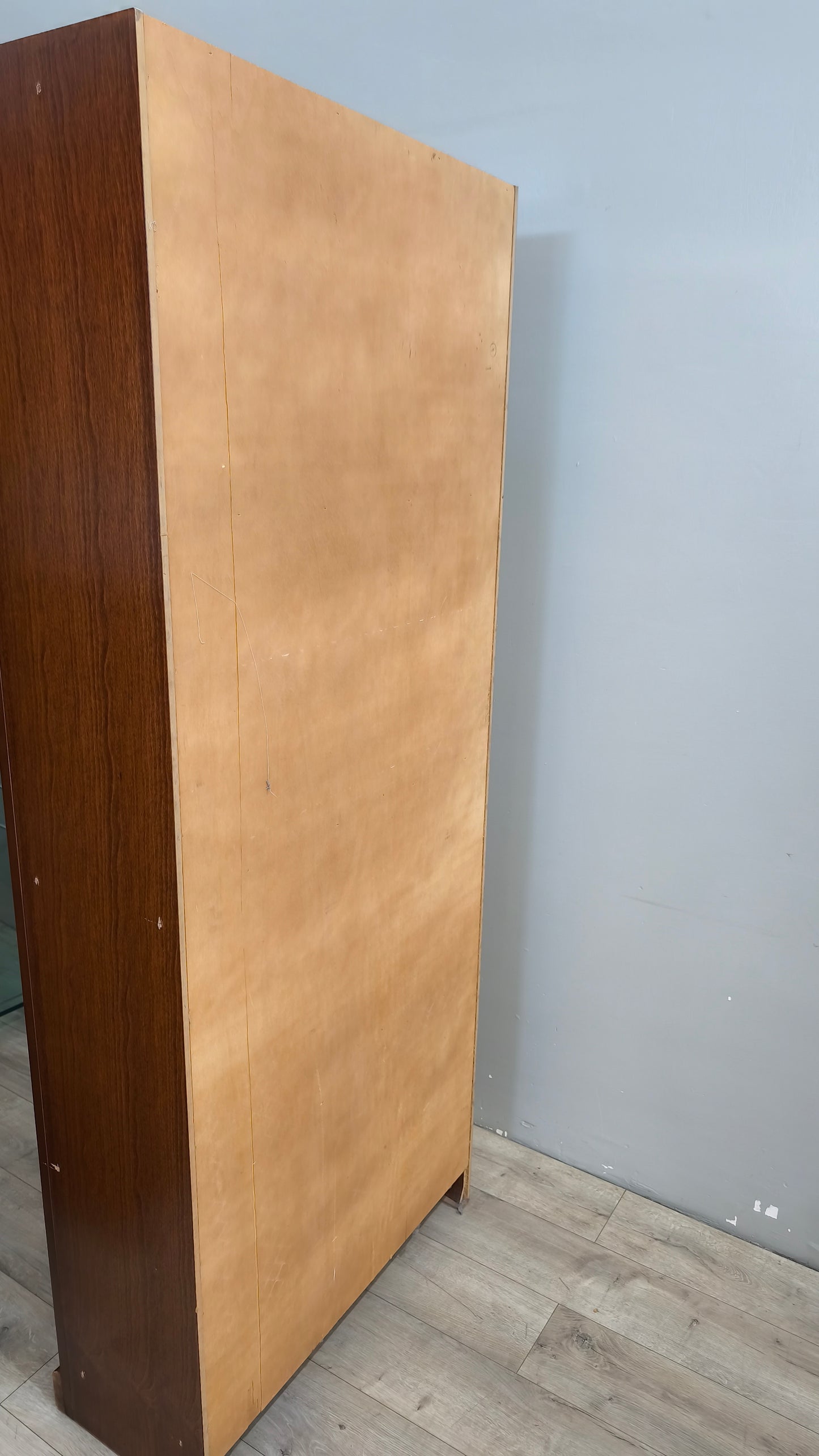 91184 Libreria in legno tre ripiani con due sportelli inferiori