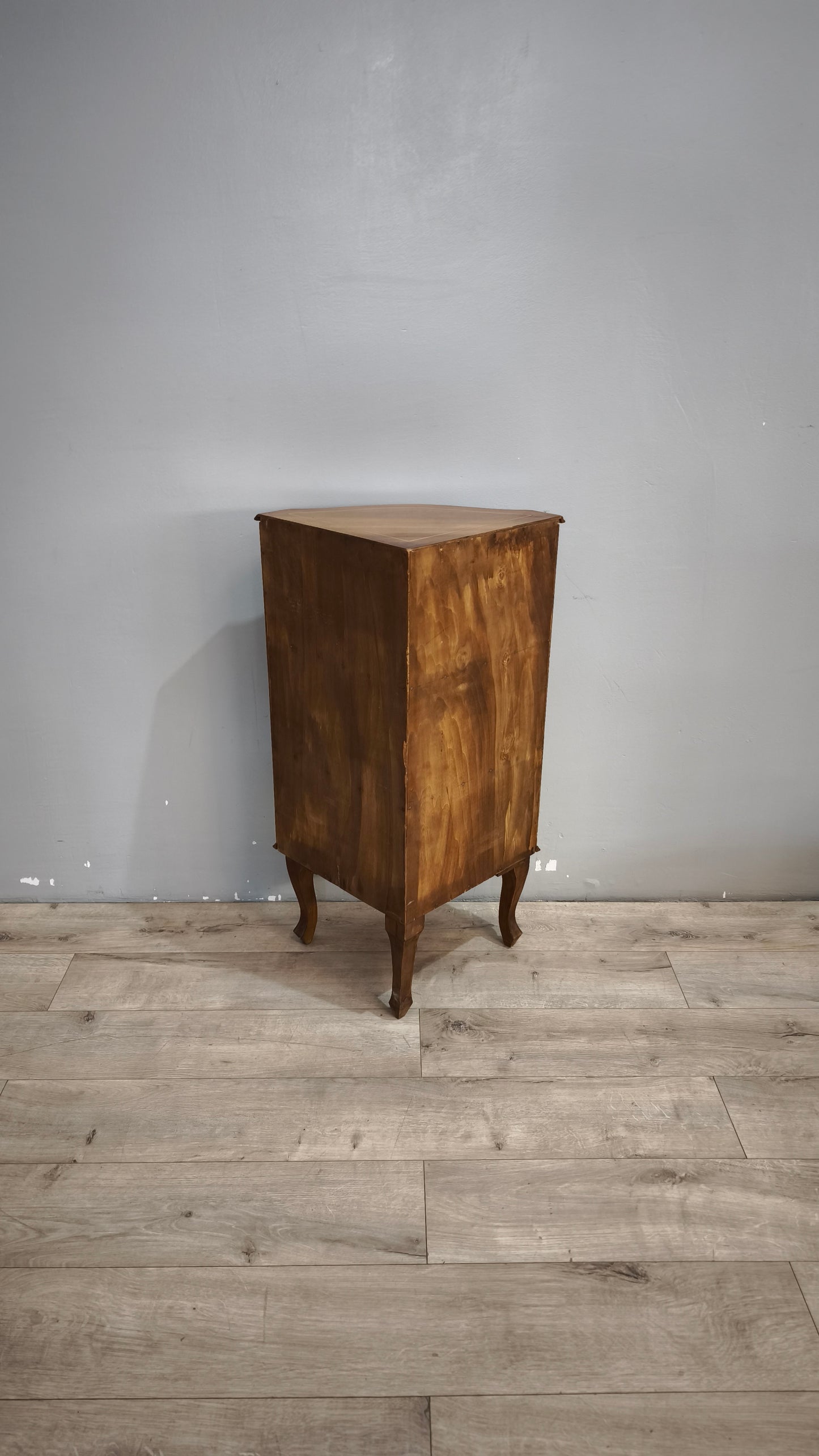 91442 Piccola angoliera in legno
