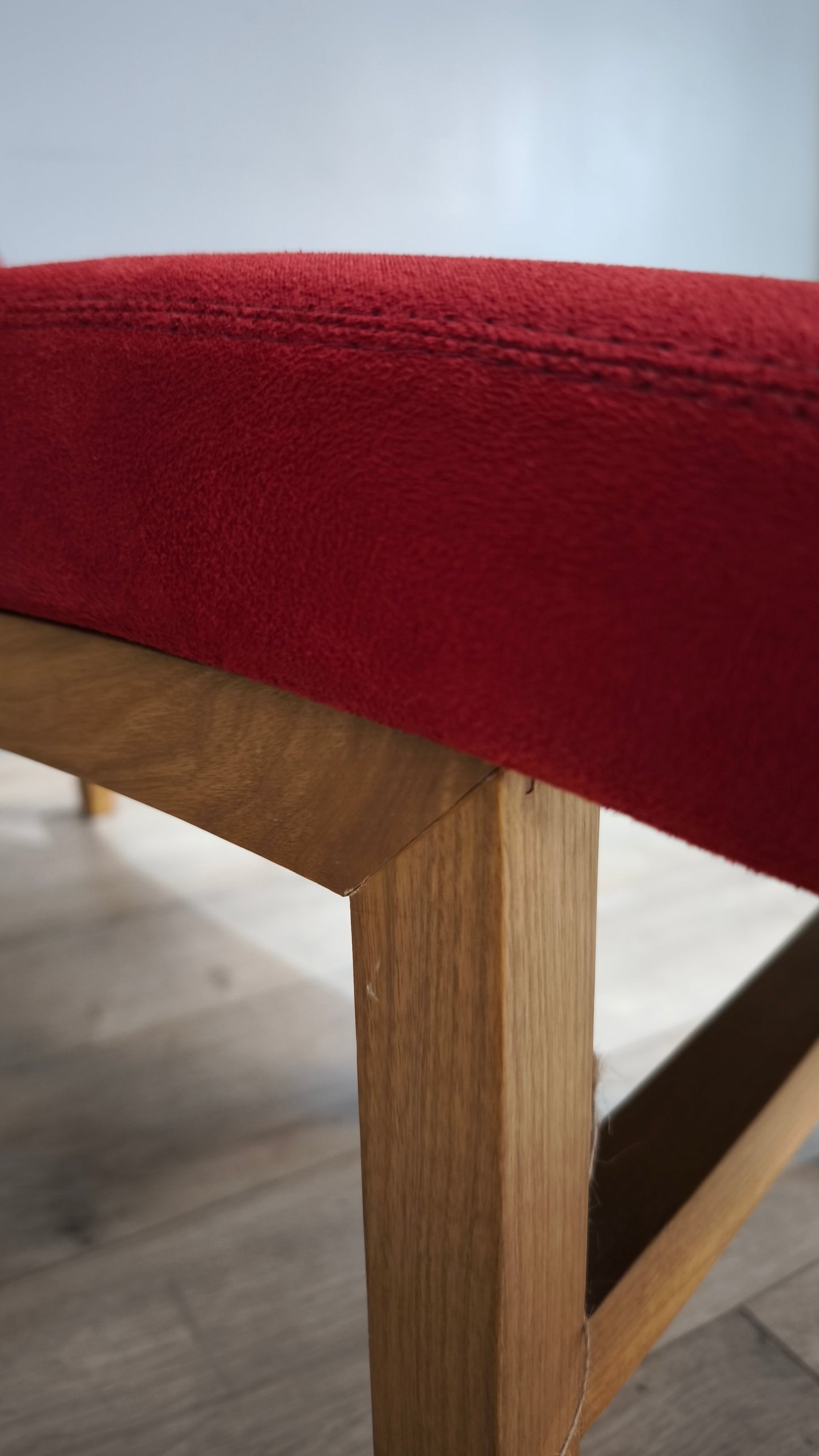 91578 Chaise longue in legno rivestita in alcantara