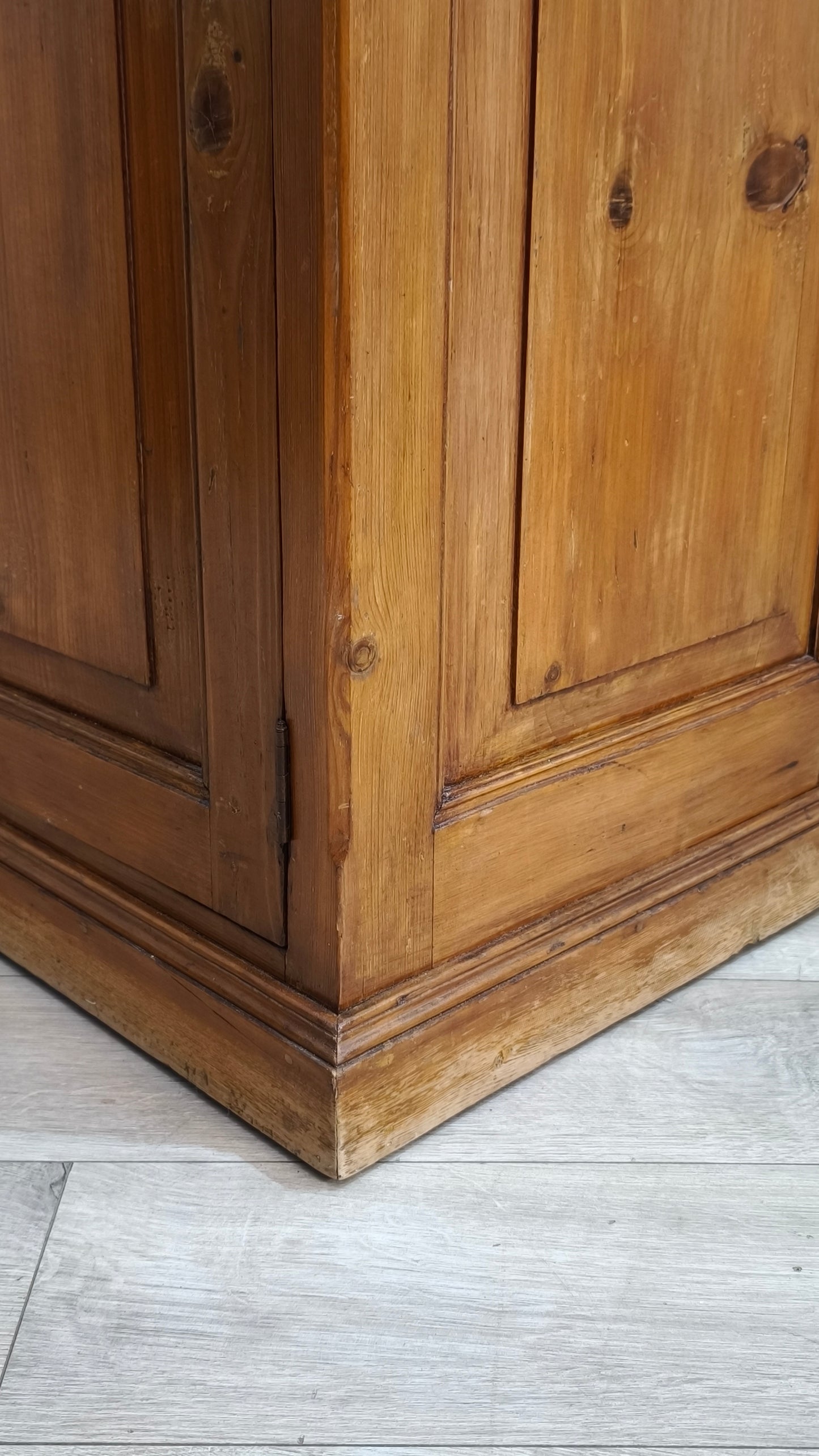 91941 Credenza in legno due cassetti e due sportelli