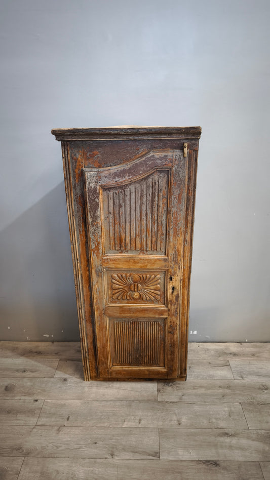 92085 Angoliera artigianale in legno massello dipinto