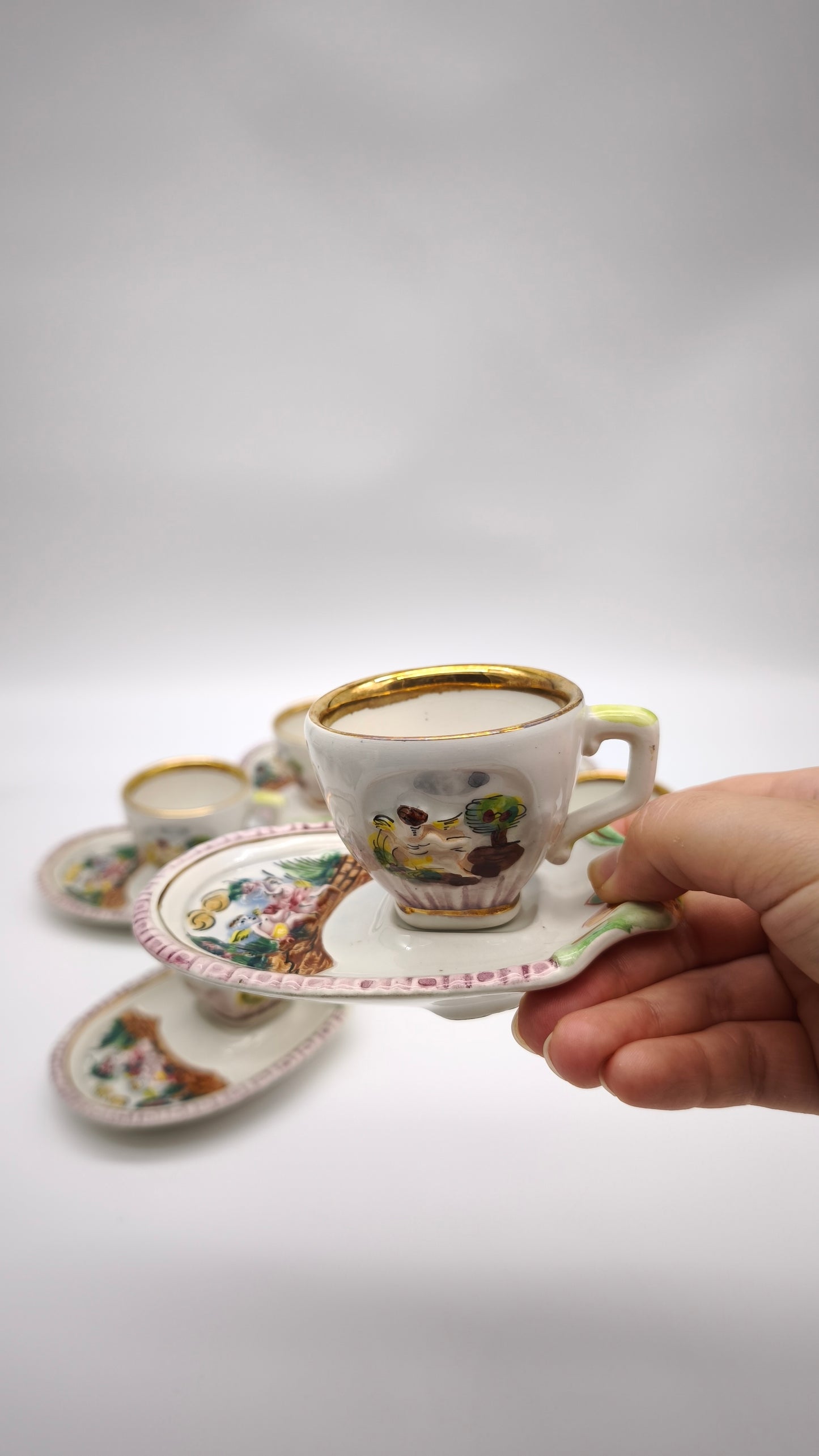 92313 Servizio da caffè per 6 persone in ceramica Capodimonte