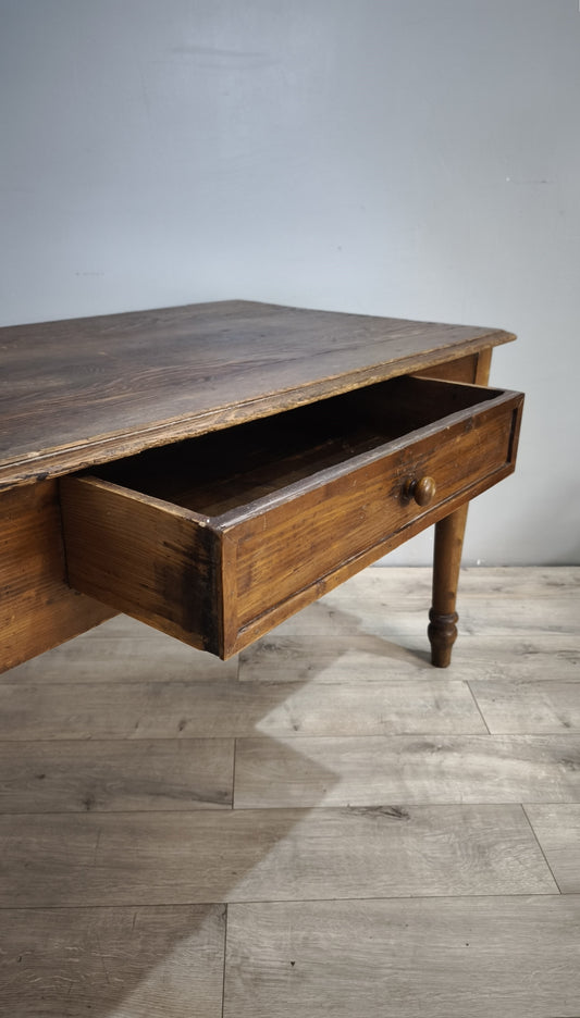 92419 Tavolo rustico in legno con cassetto frontale