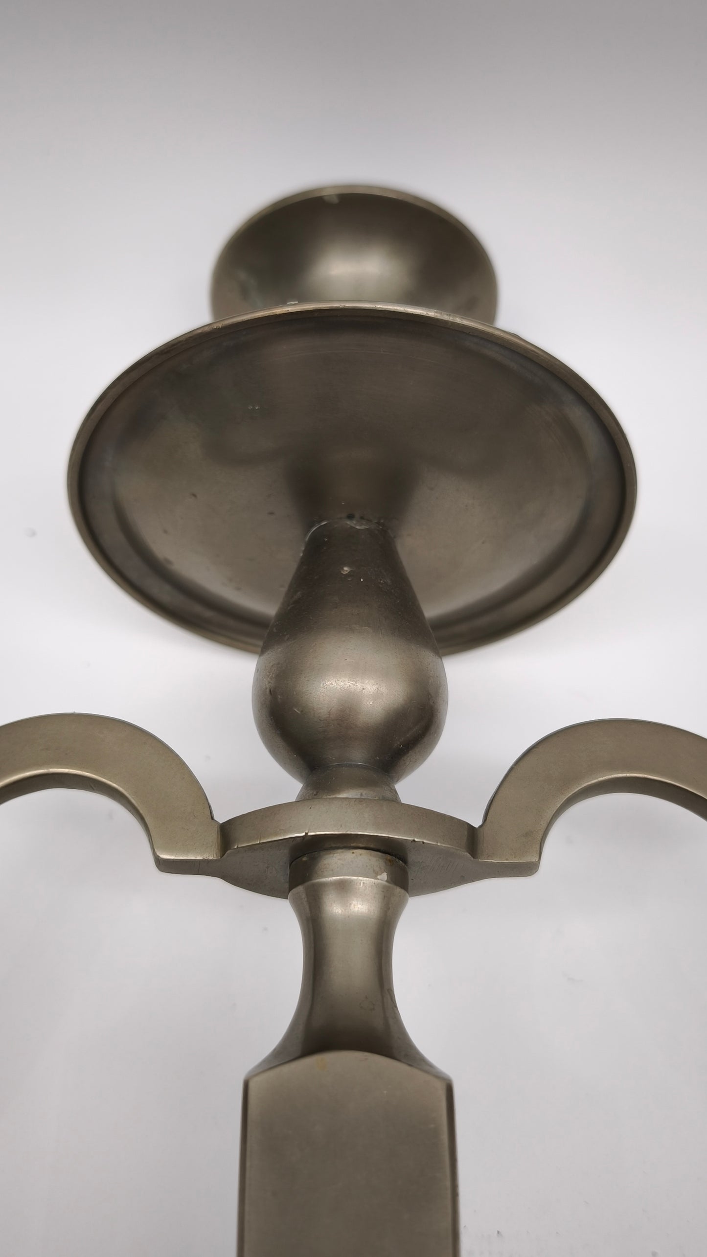 92483 Candelabro in peltro