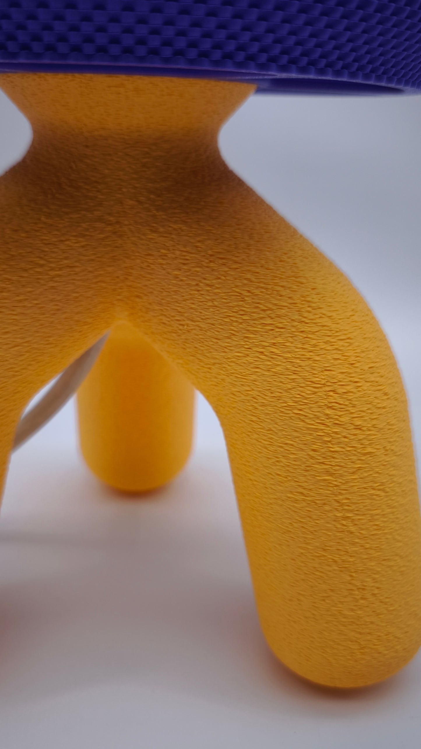 92866 Lampada da tavolo arancio e viola in PLA