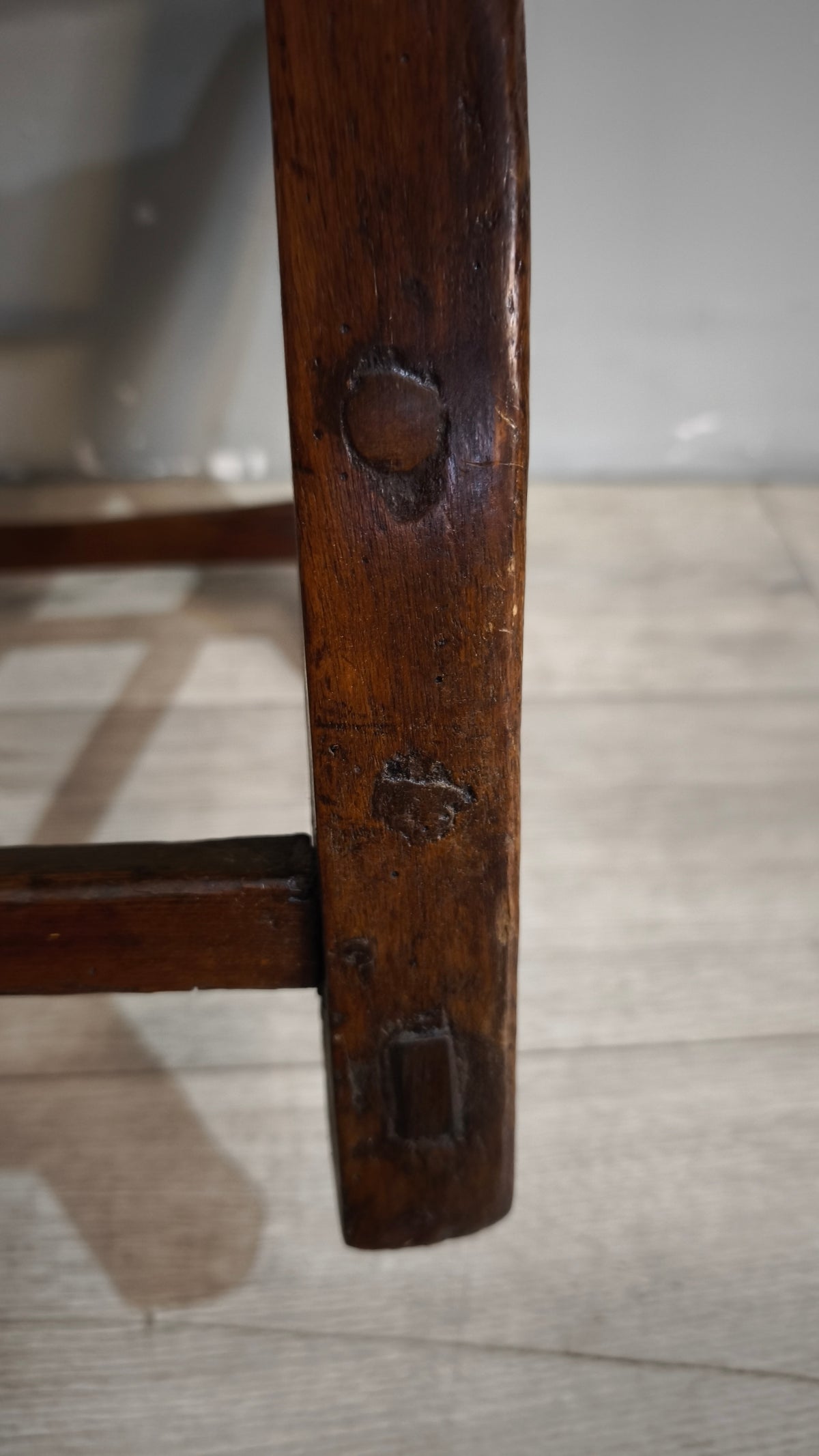 93107 Sedia singola in legno e seduta in paglia