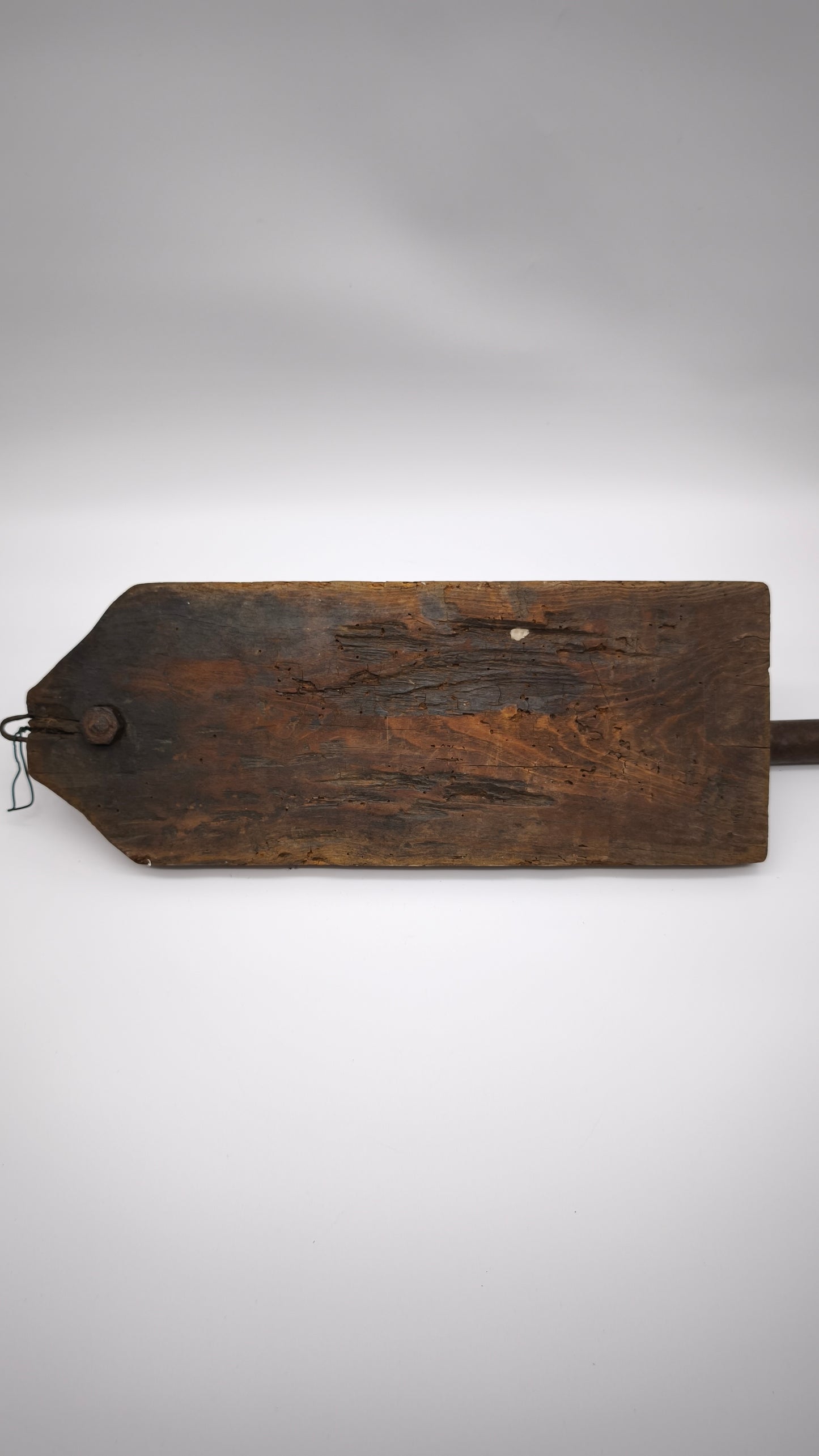 92956 Antico taglia pane in legno e ferro