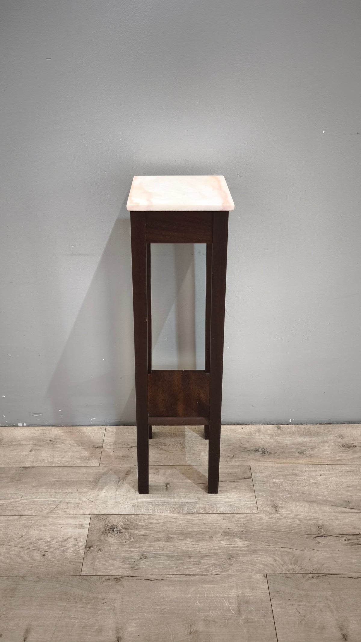 93612 Alzata in legno con piano in marmo