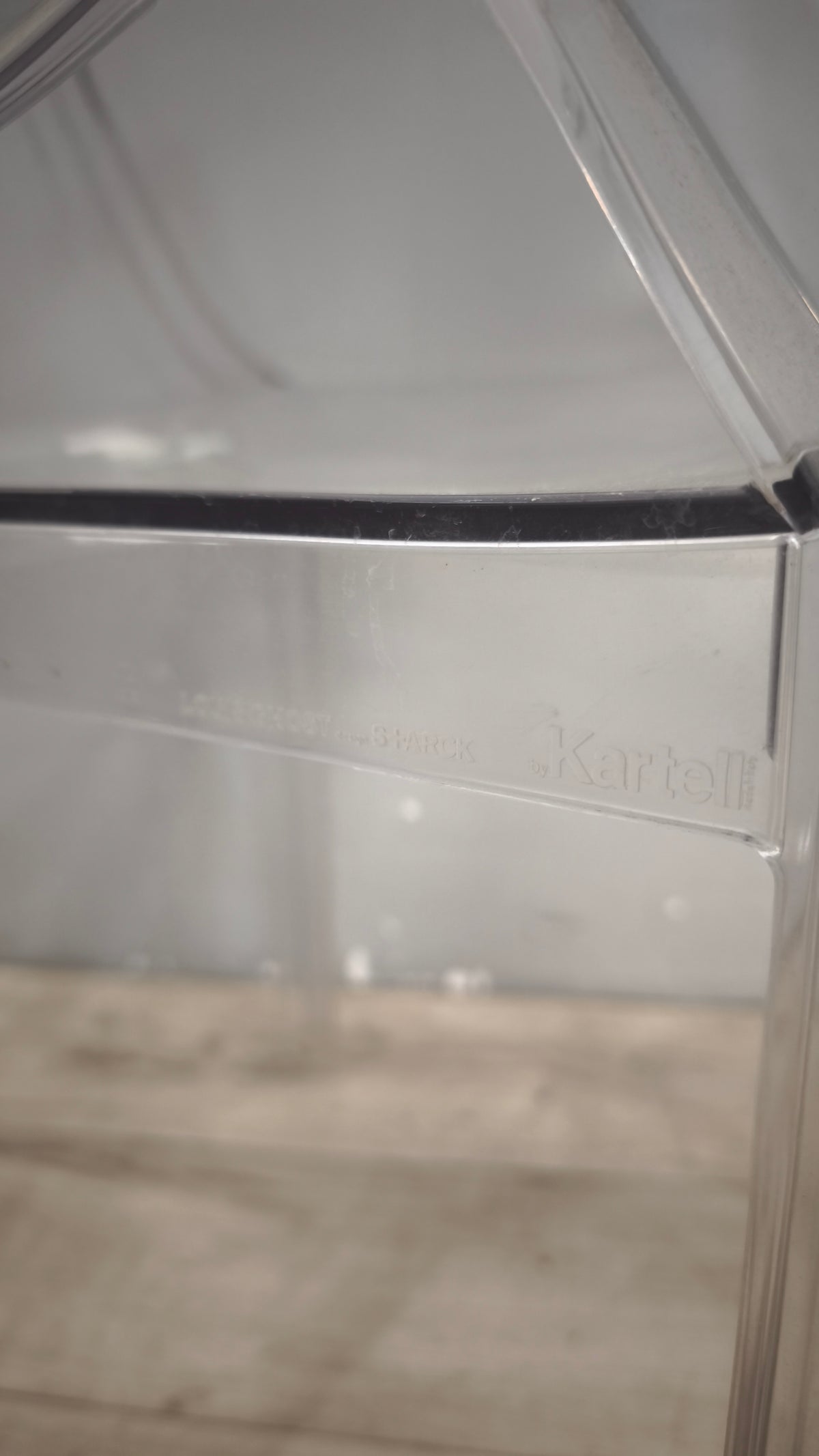 93972 Poltroncina Kartell con braccioli modello Louis Ghost