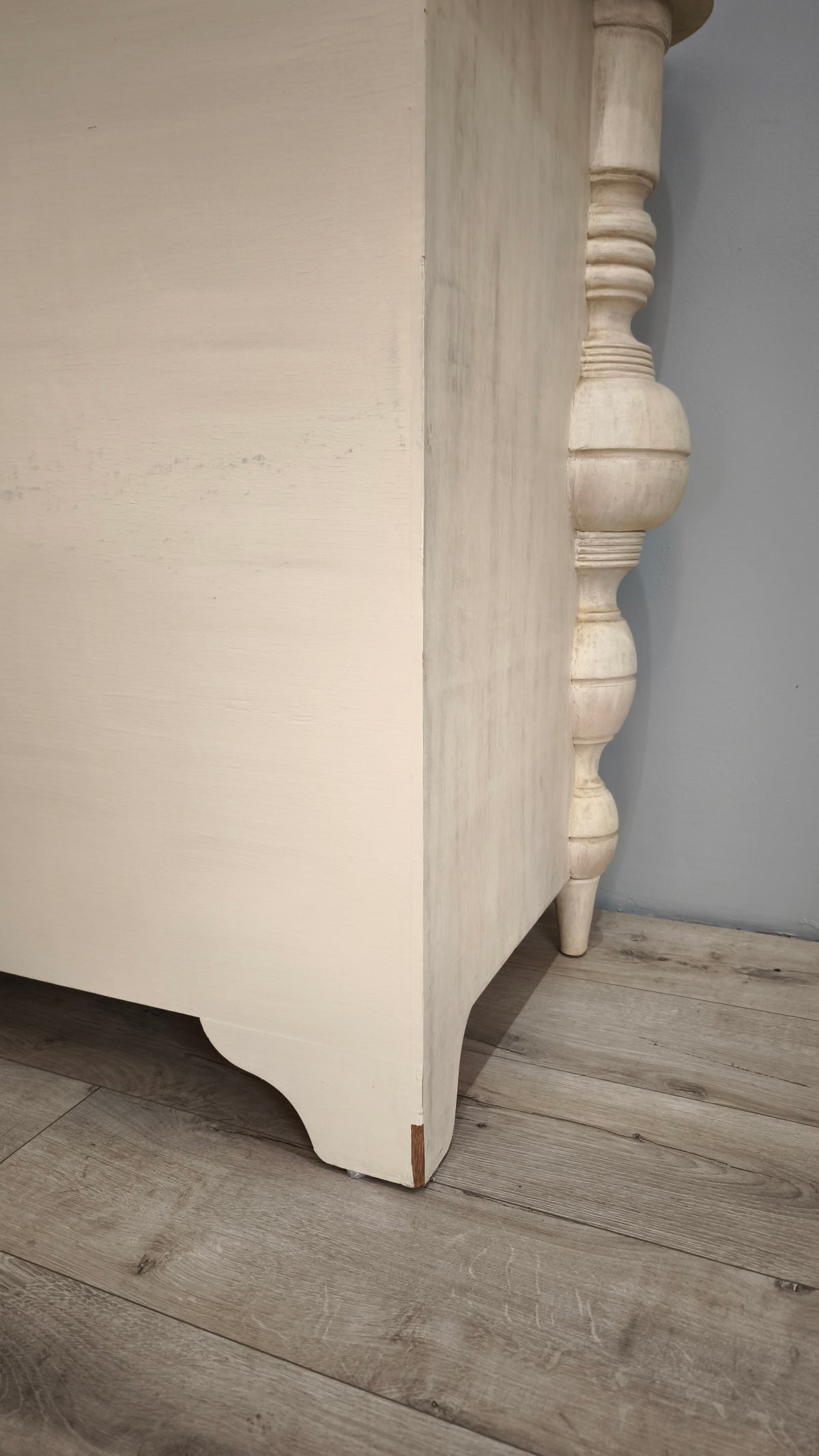 94192 Credenza in legno color panna