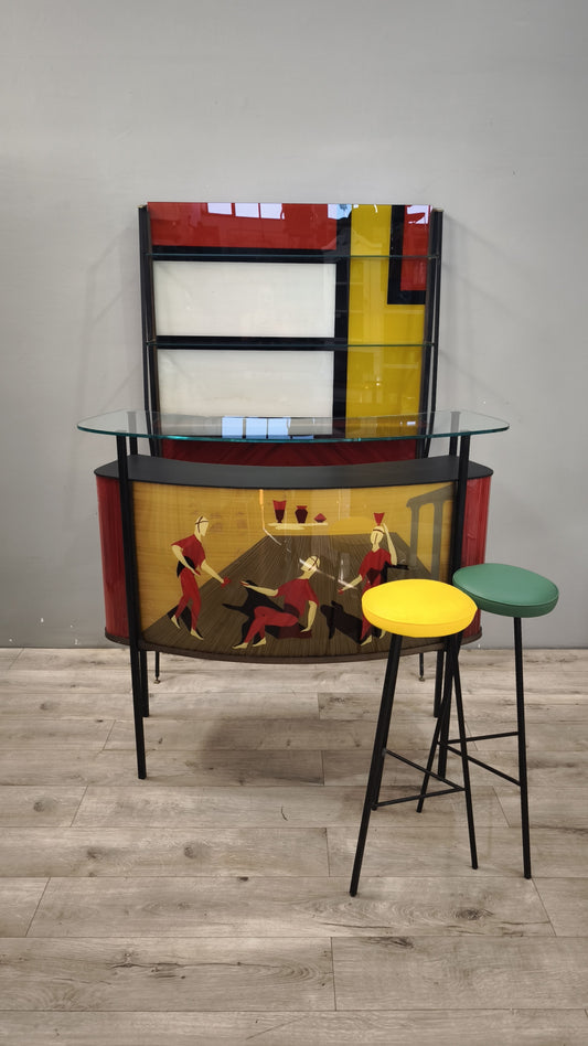 93663 Mobile bar anni '50 stile Gio Ponti in vetro decorato e metallo (con sgabelli)