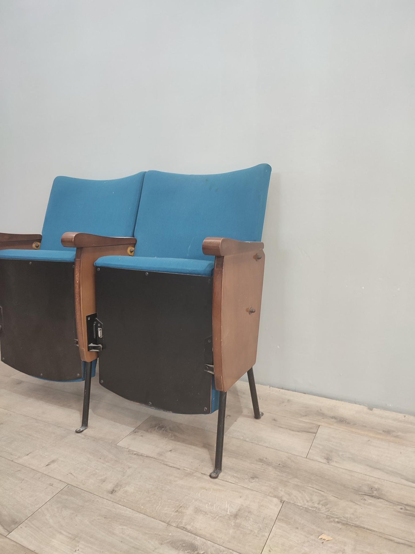 77444 Coppia di sedie da cinema in legno e tessuto blu