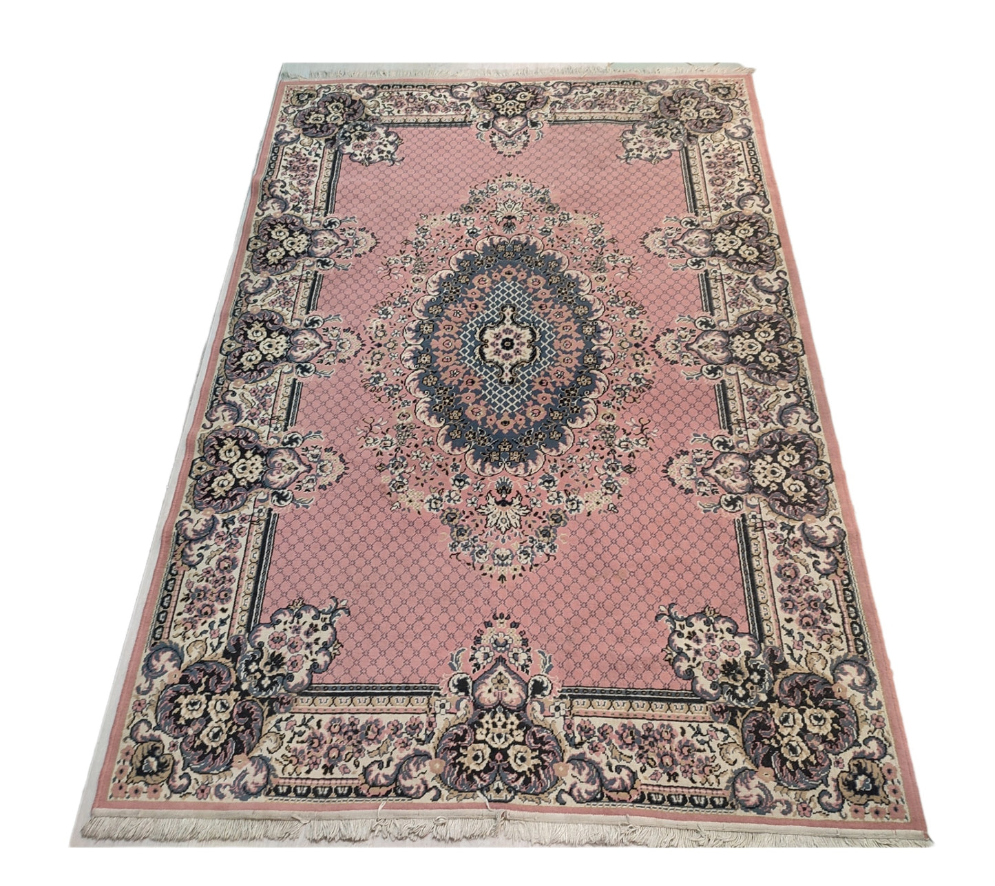 56399 Tappeto in fibra naturale rosa con decorazioni a motivo floreale