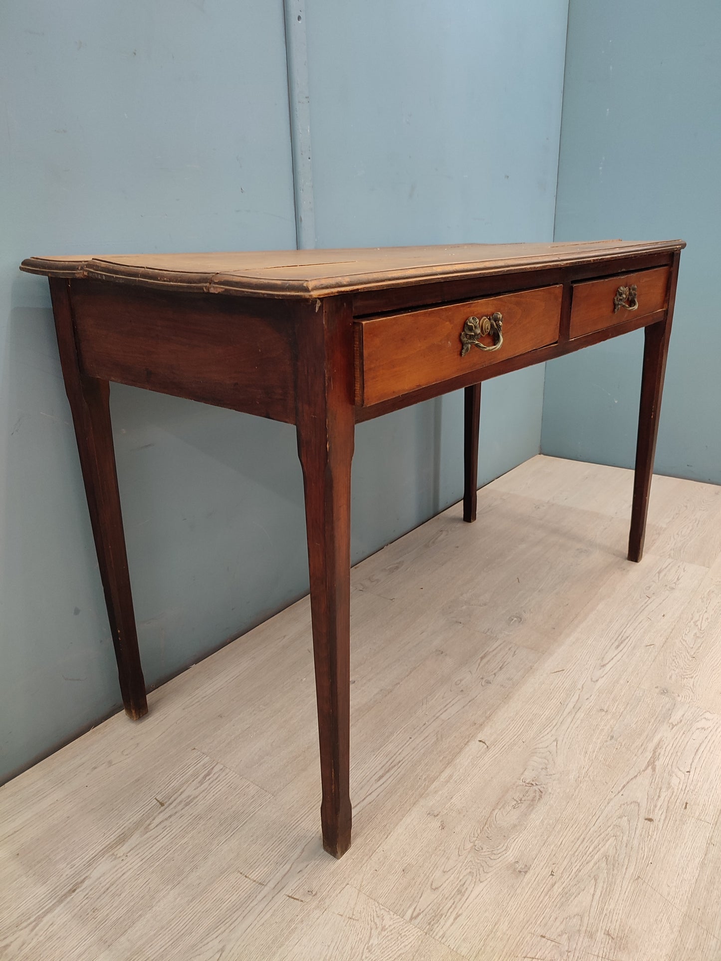 53954 Tavolo arte povera con due cassetti
