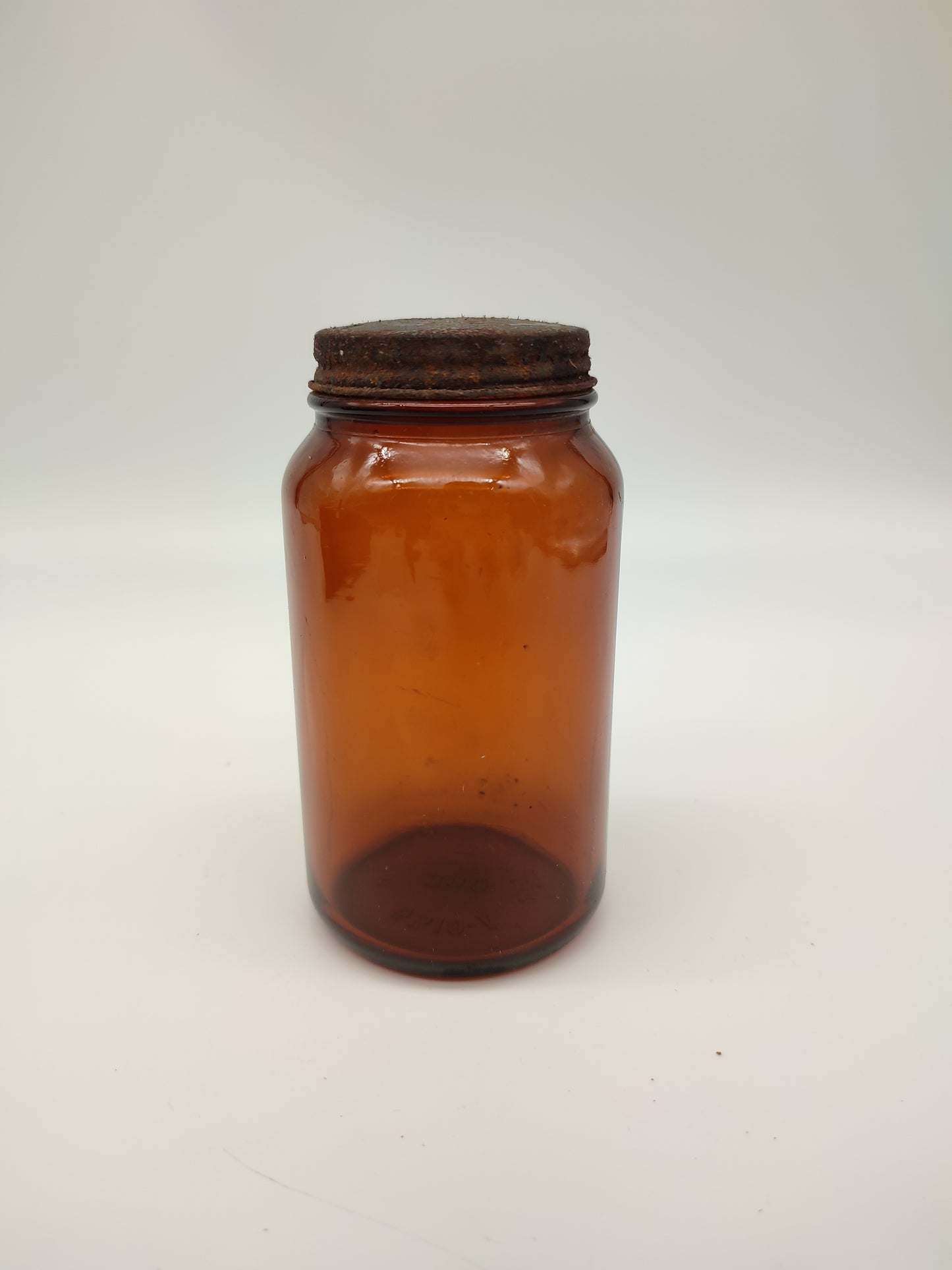 54999 Bottiglia vintage da farmacia in vetro fumé