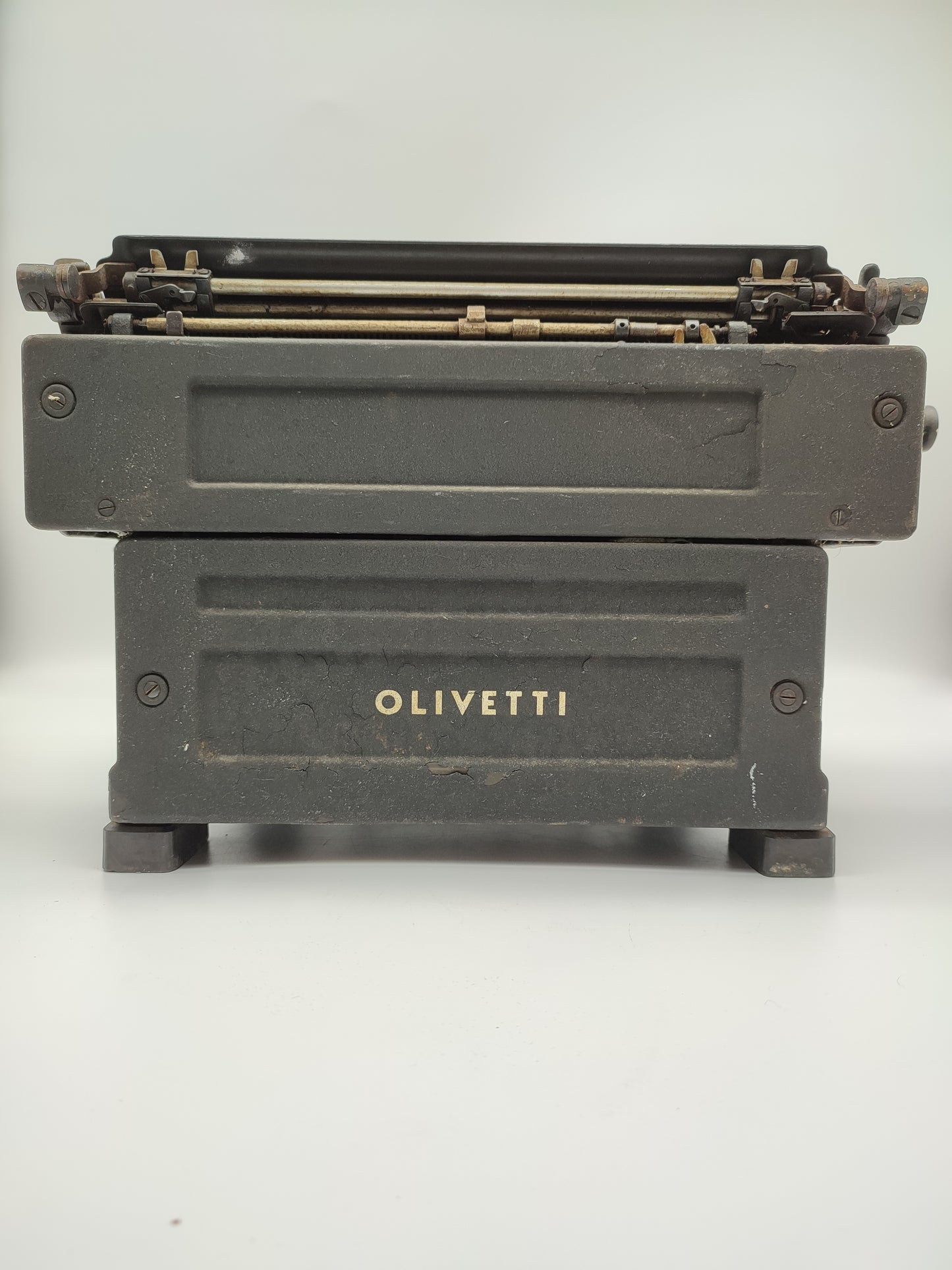 57761 Macchina da scrivere Olivetti M40