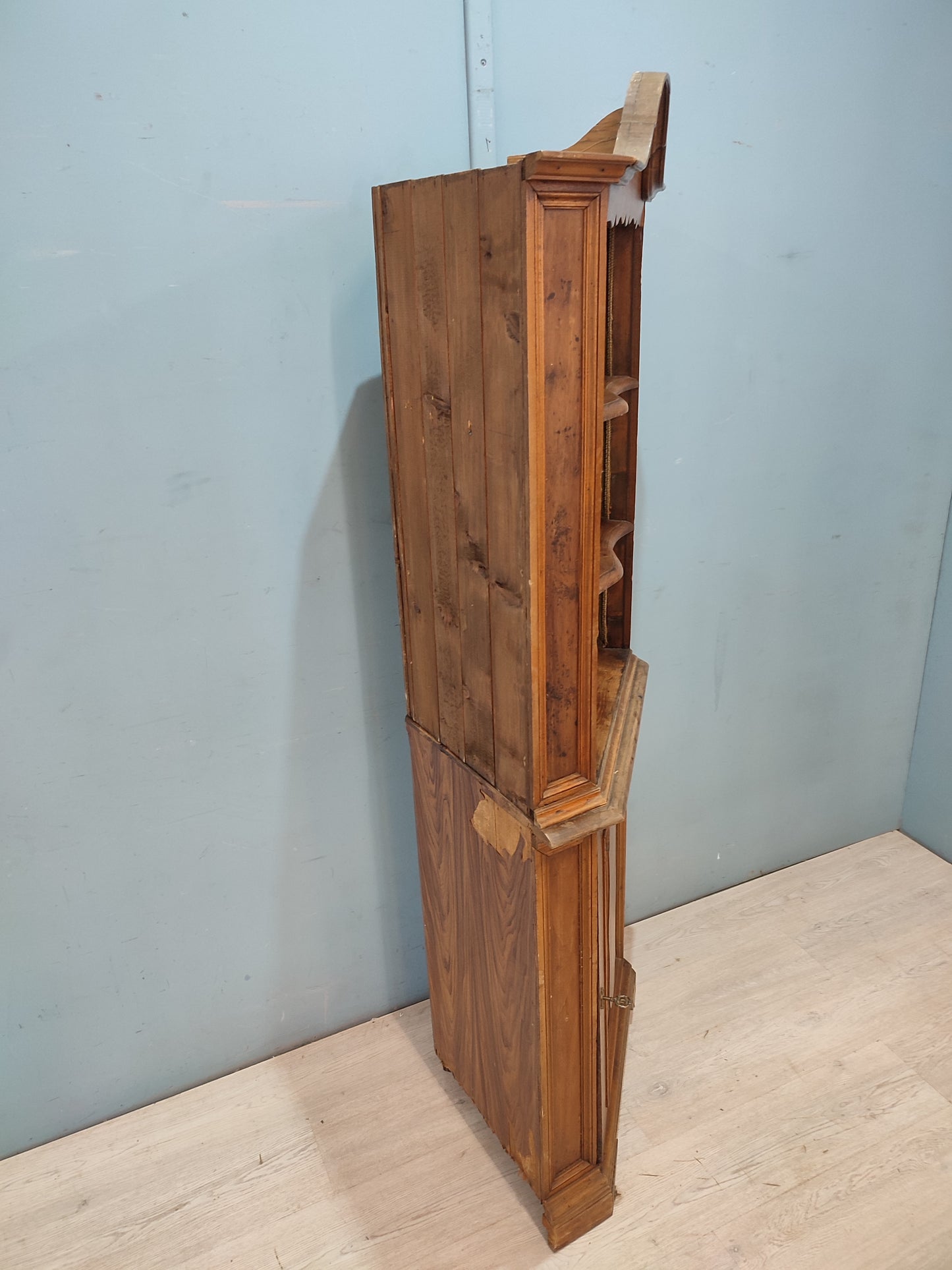 57907 Angoliera in legno massello