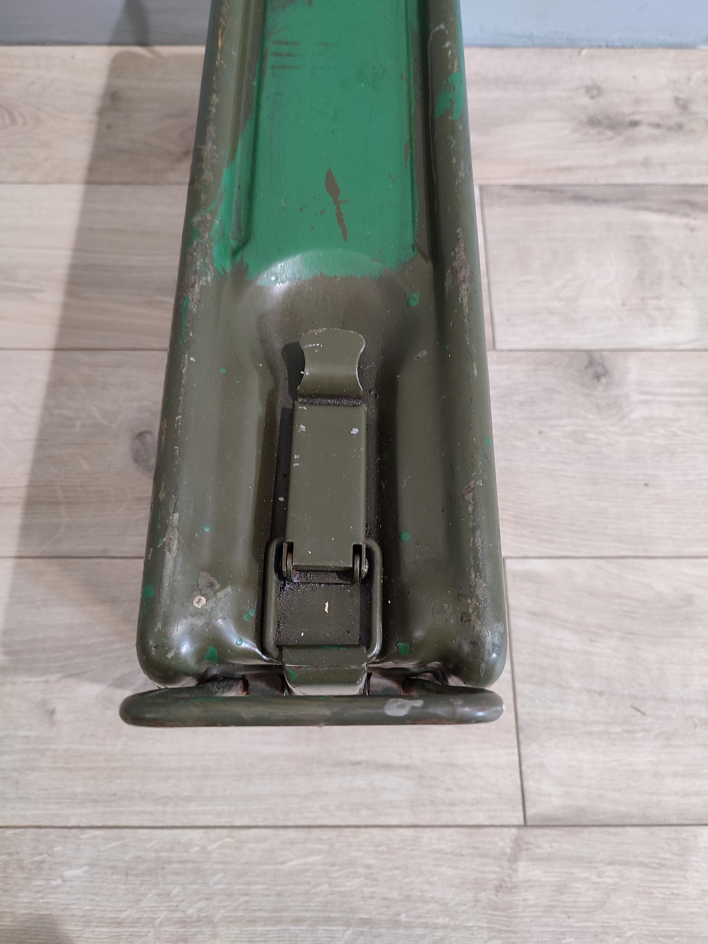 59186 Portamunizioni in metallo verde