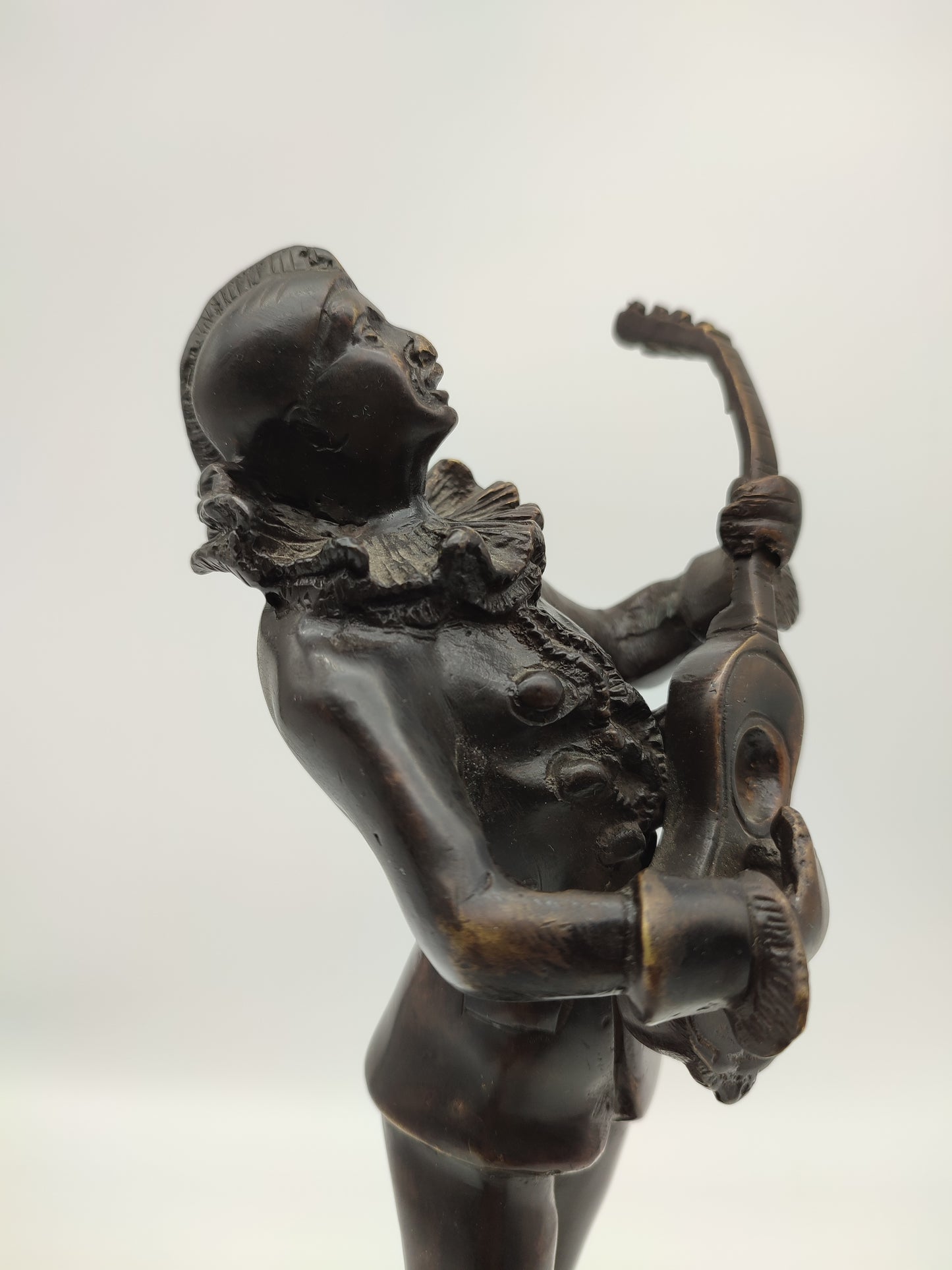 59173 Statua menestrello in bronzo