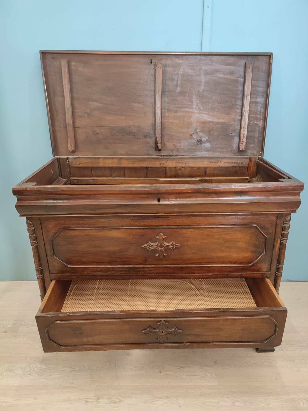 49400 Madia in legno massello