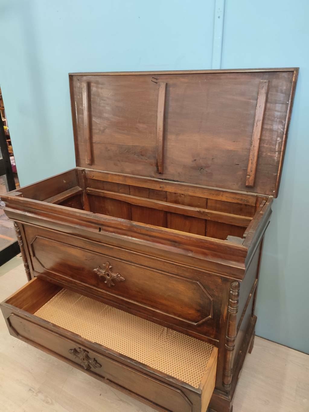 49400 Madia in legno massello