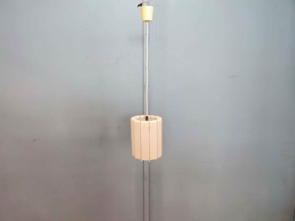 51816 Lampadario vintage in plastica