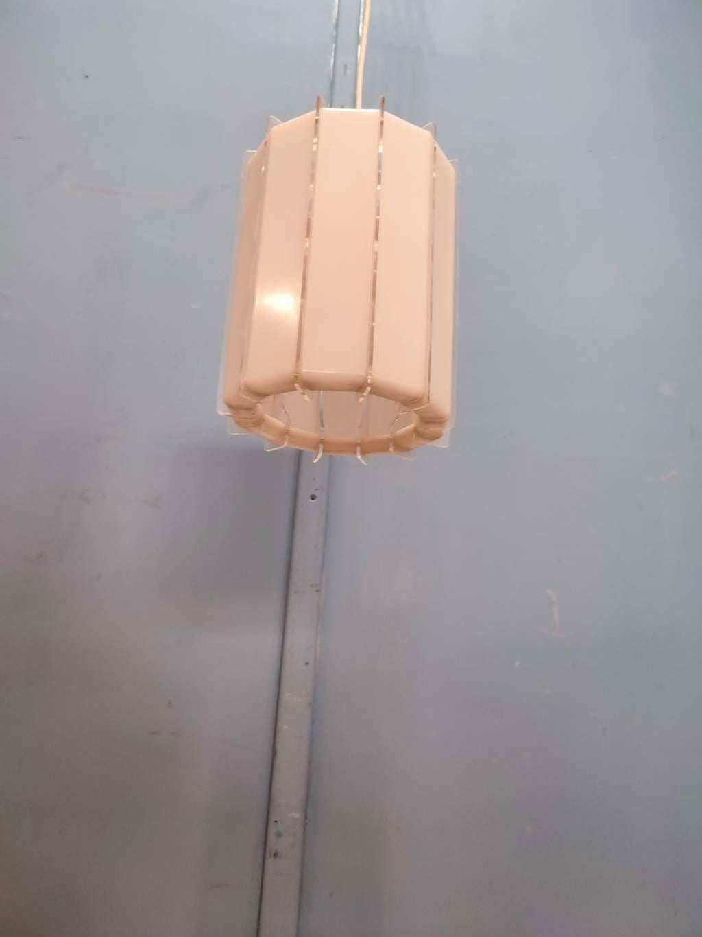 51816 Lampadario vintage in plastica