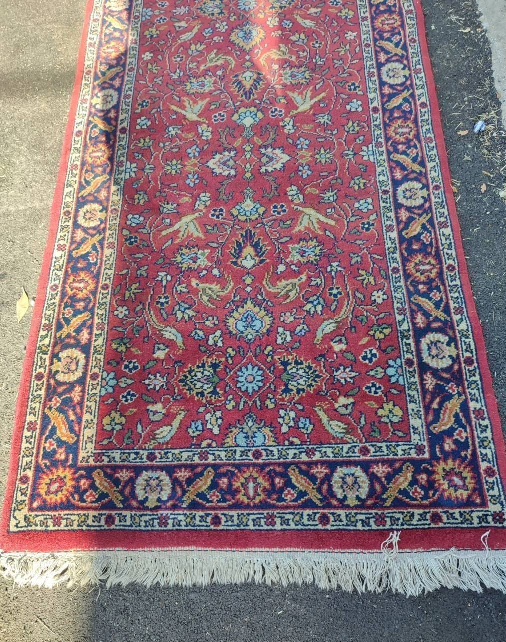 52278 Tappeto guida rosso con decorazioni a motivo floreale