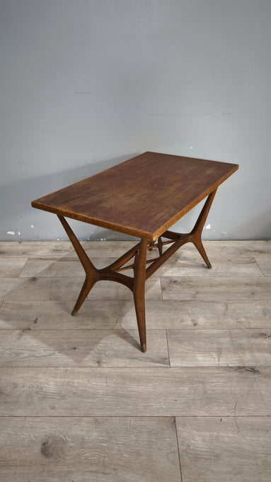 93442 Tavolino da salotto anni '50 in legno con piano rettangolare