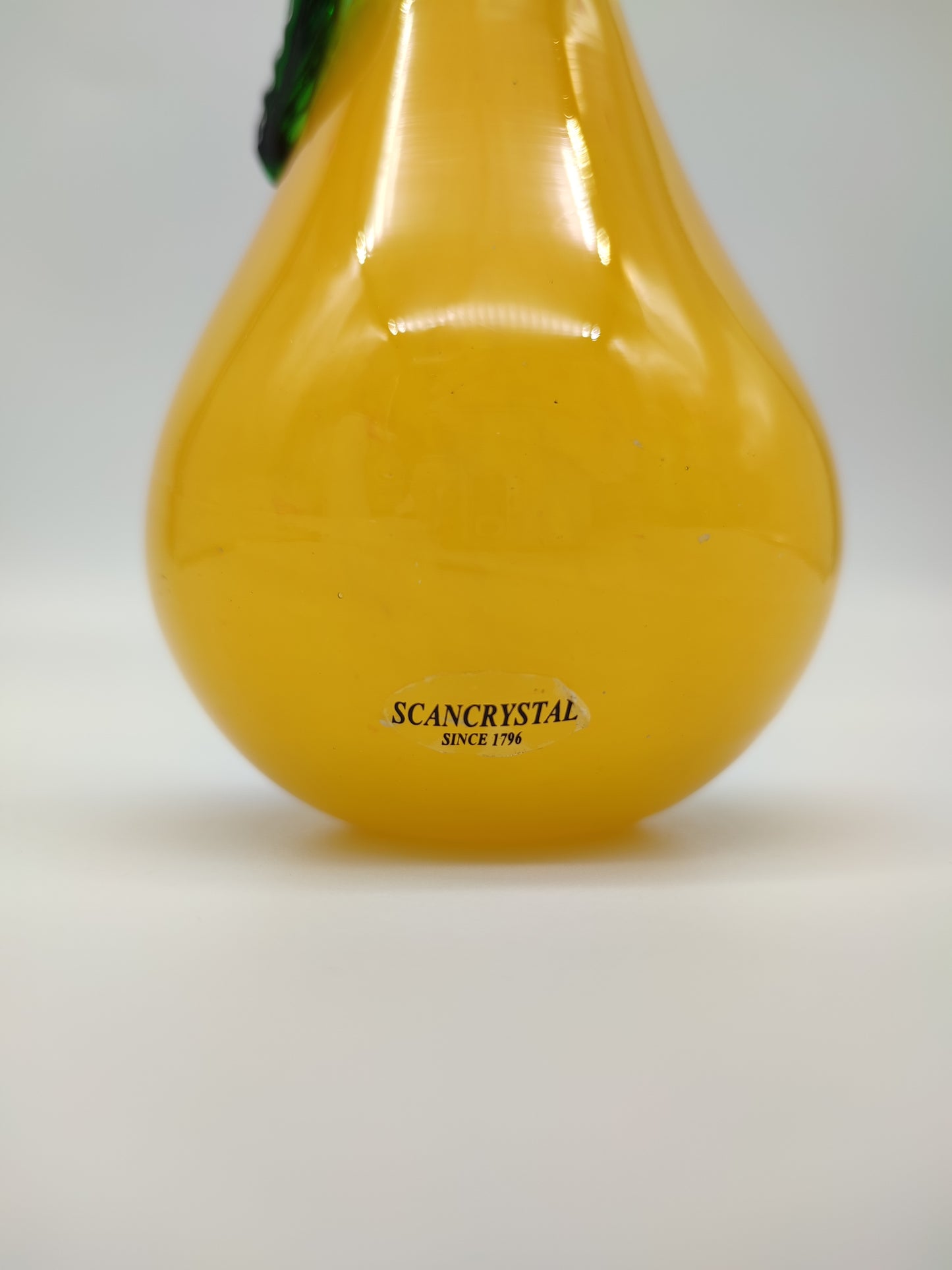 68128-4 Pera in vetro di Murano gialla e rossa