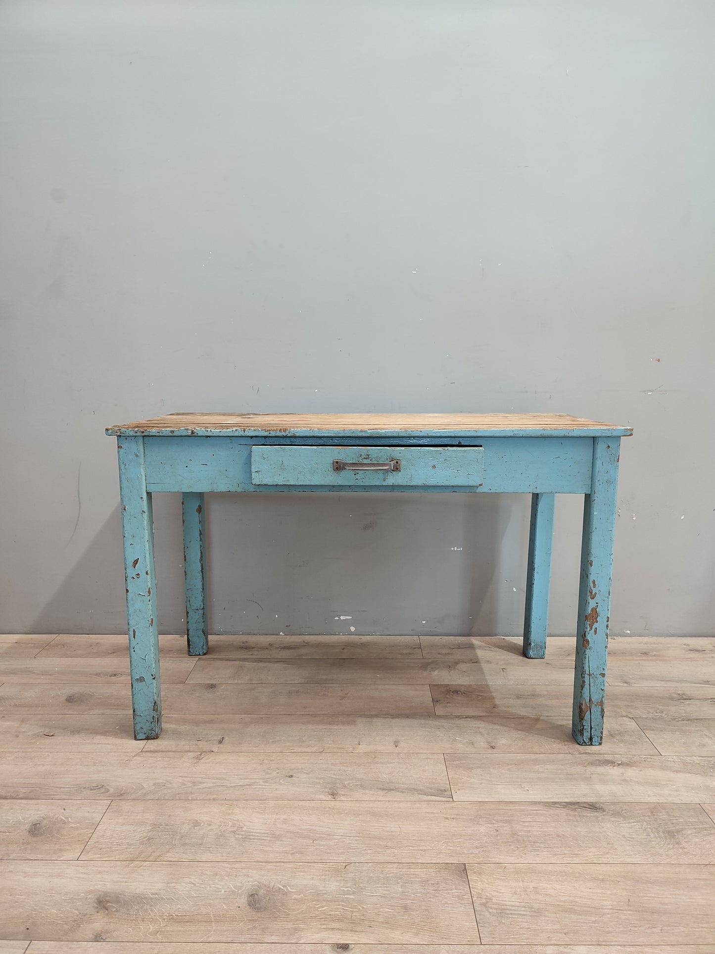 70041 Tavolo rustico in legno con base azzurra