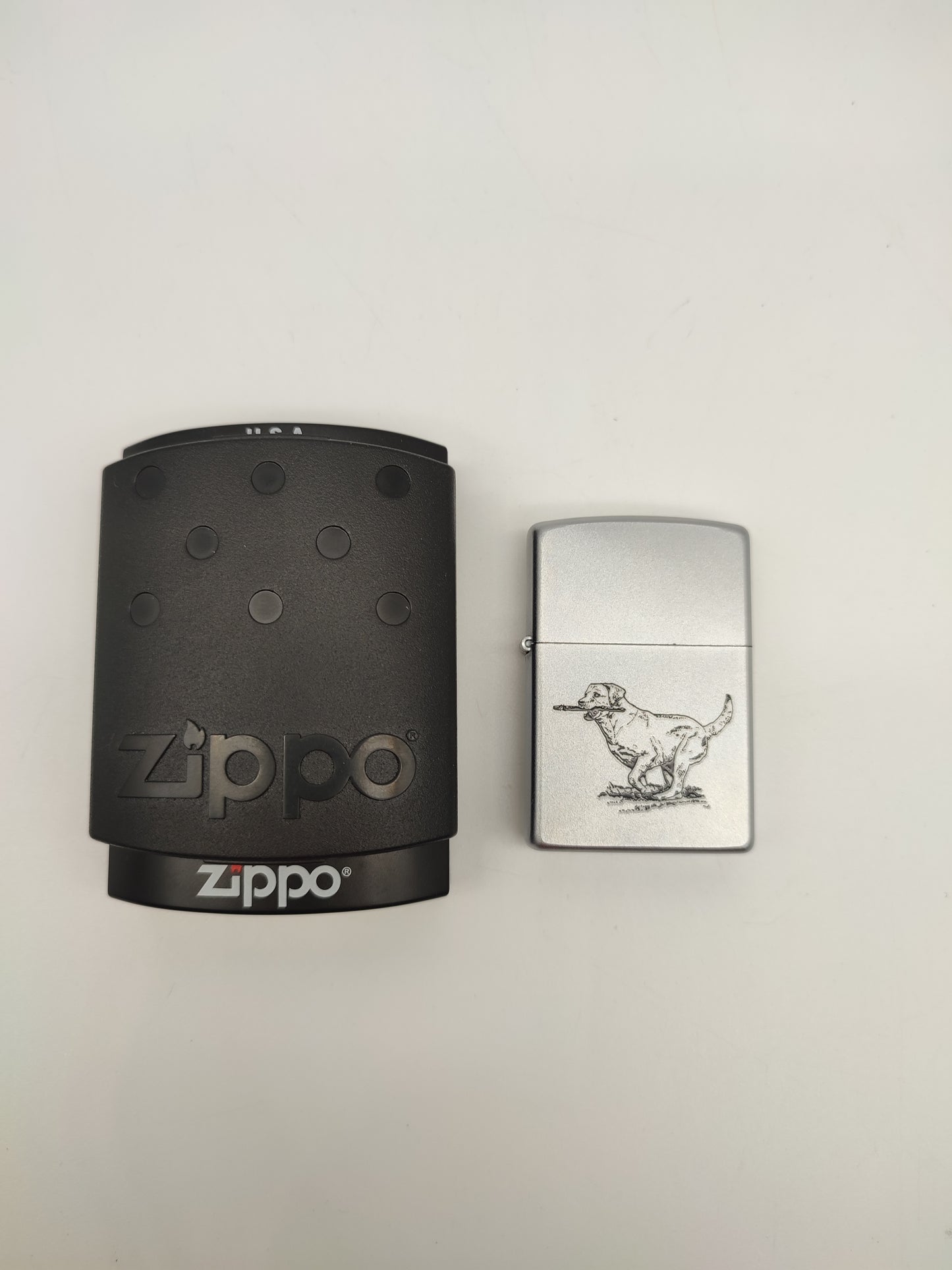 70289 Accendino Zippo con labrador