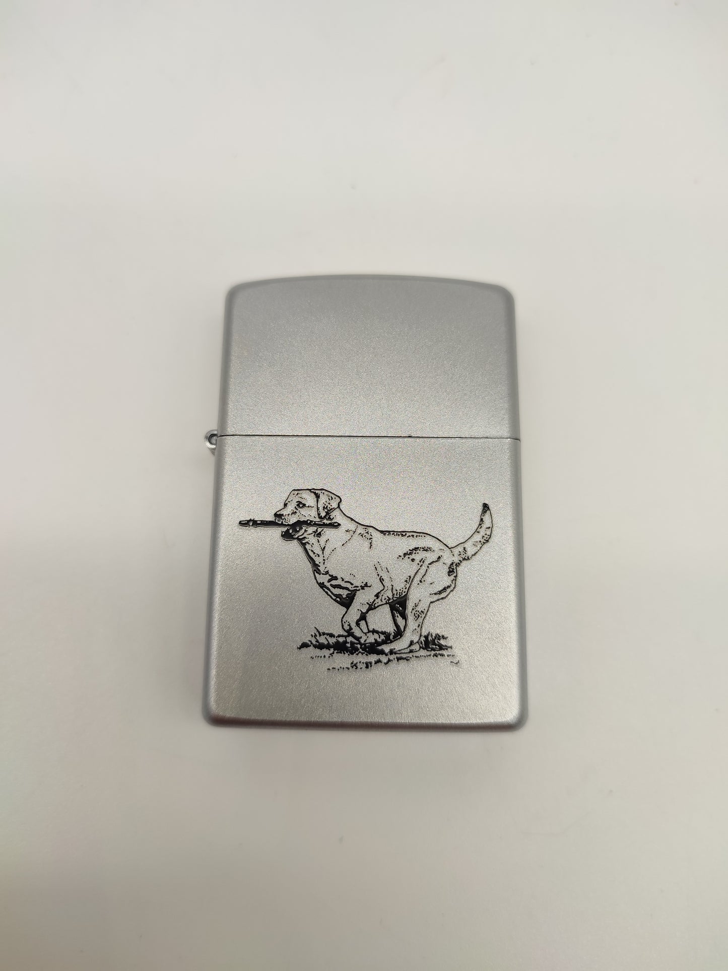 70289 Accendino Zippo con labrador