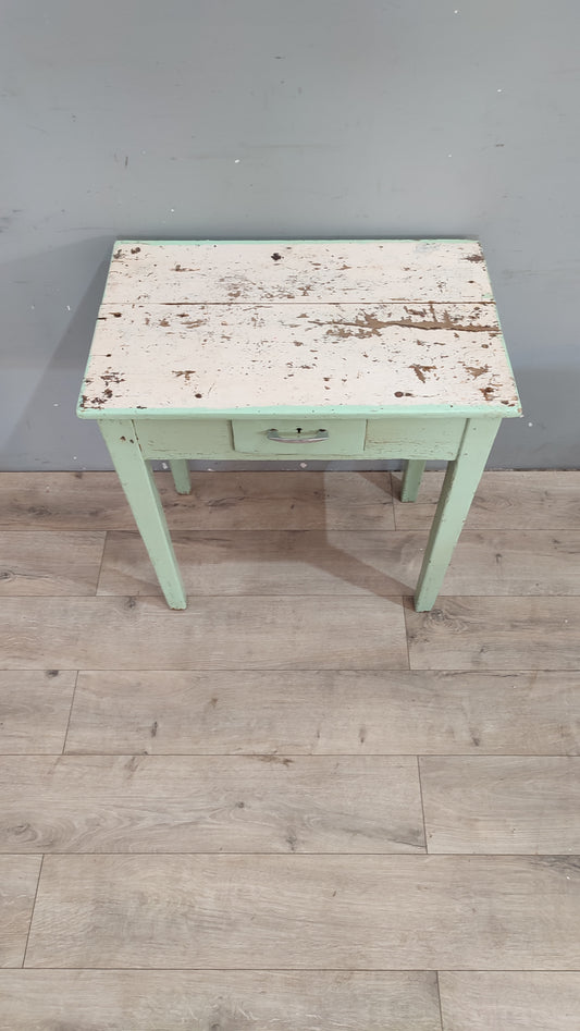 71955 Tavolo in legno con base verde