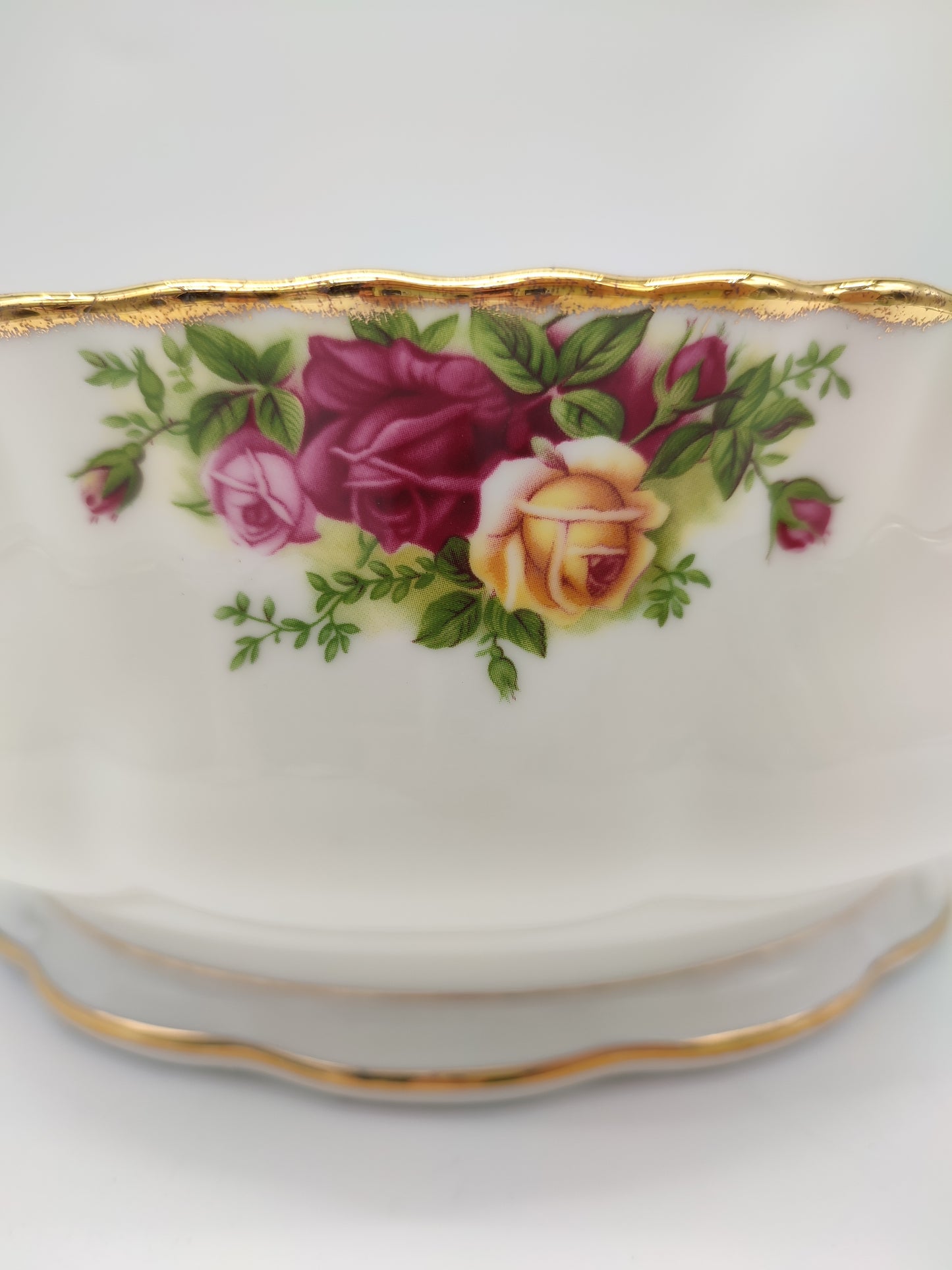 72197 Insalatiera in ceramica Royal Albert Old Country Roses